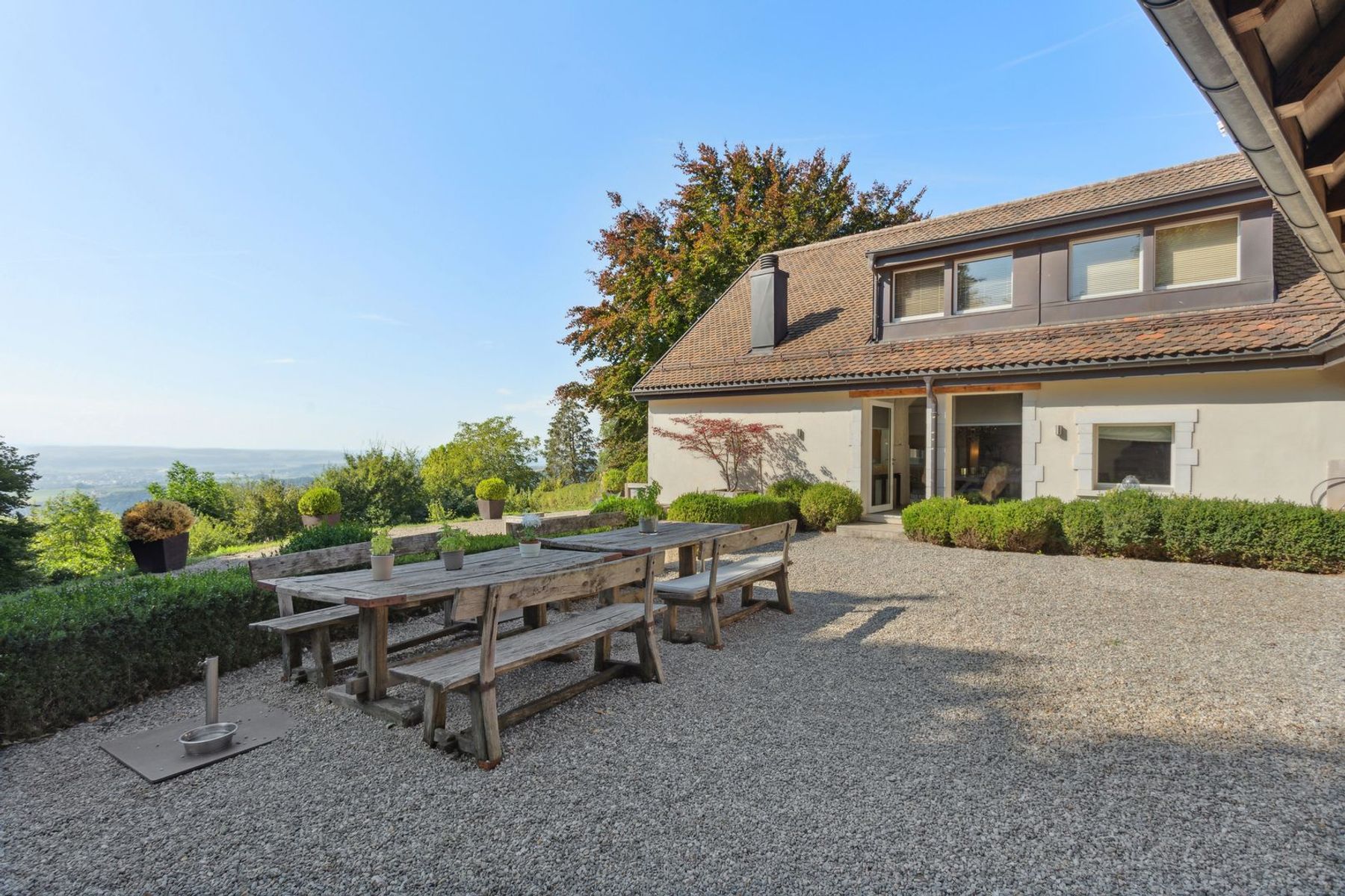  Exceptional renovated property with large garden and lake view - 物件實景
