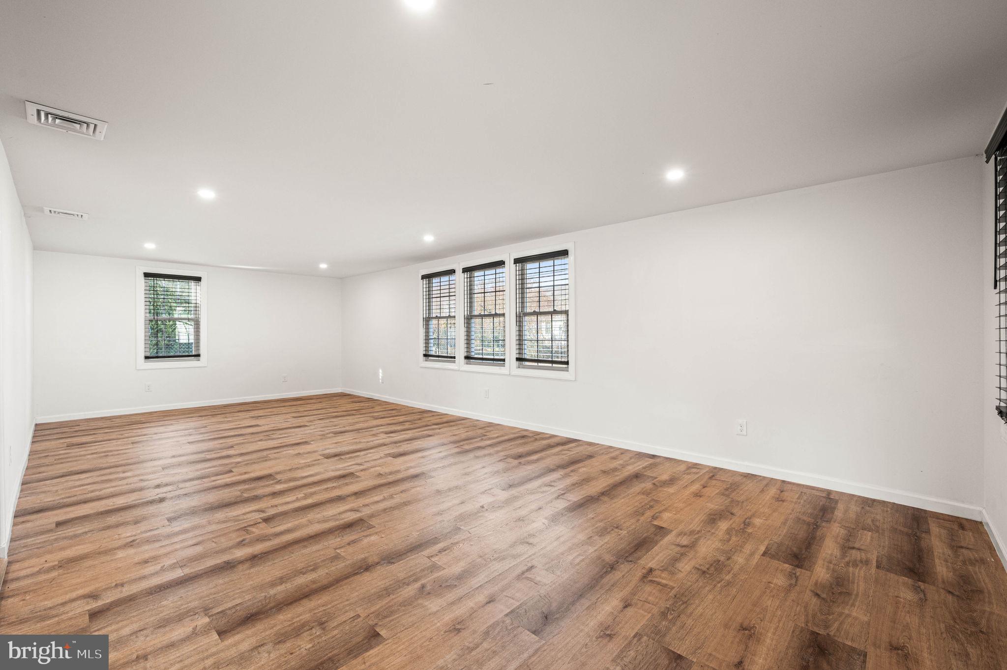 LEVITTOWN, Pennsylvania, 19056, United States, 5 Bedrooms Bedrooms, ,3 BathroomsBathrooms,Residential,For Sale,2010405