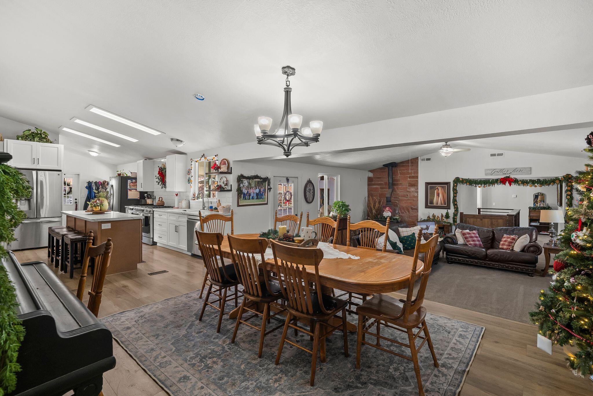 St George, Utah, 84770, United States, 6 Bedrooms Bedrooms, ,3 BathroomsBathrooms,Residential,For Sale,2005357