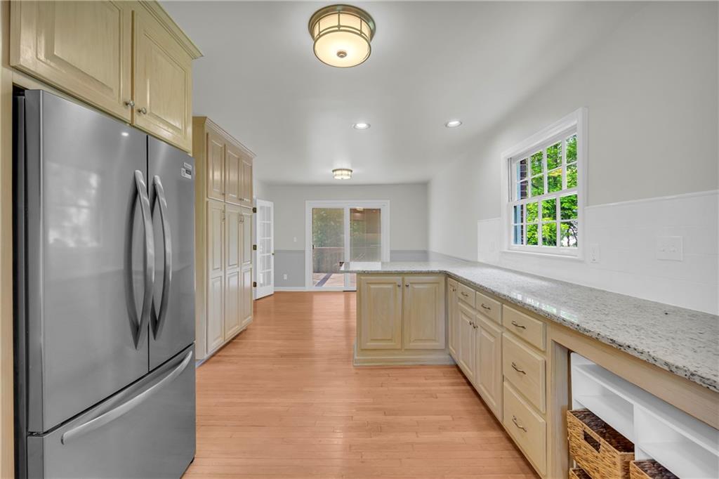 Dunwoody, Georgia, 30338, United States, 4 Bedrooms Bedrooms, ,3 BathroomsBathrooms,Residential,For Sale,1931149