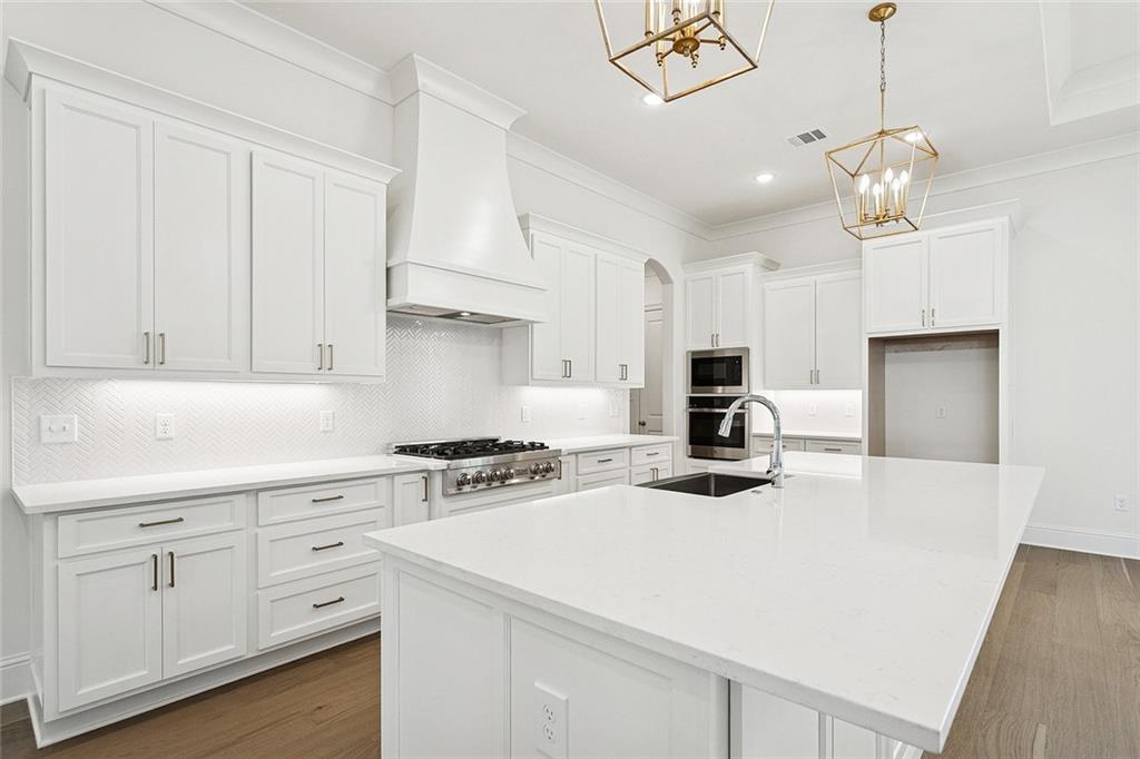 Covington, Louisiana, 70433, United States, 4 Bedrooms Bedrooms, ,3 BathroomsBathrooms,Residential,For Sale,1989421