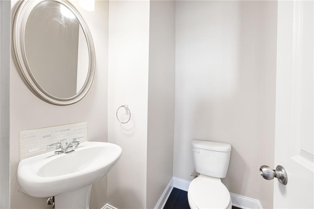 Smyrna, Georgia, 30080, United States, 3 Bedrooms Bedrooms, ,4 BathroomsBathrooms,Residential,For Sale,1998879