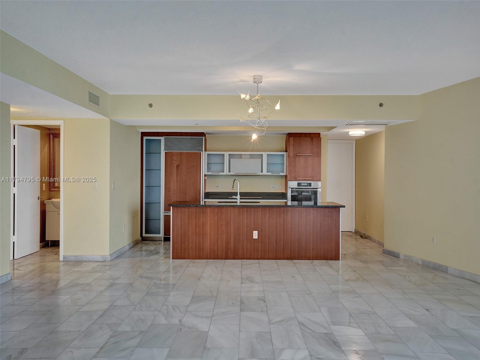 Sunny Isles Beach, Florida, 33160, United States, 2 Bedrooms Bedrooms, ,3 BathroomsBathrooms,Residential,For Sale,1794345