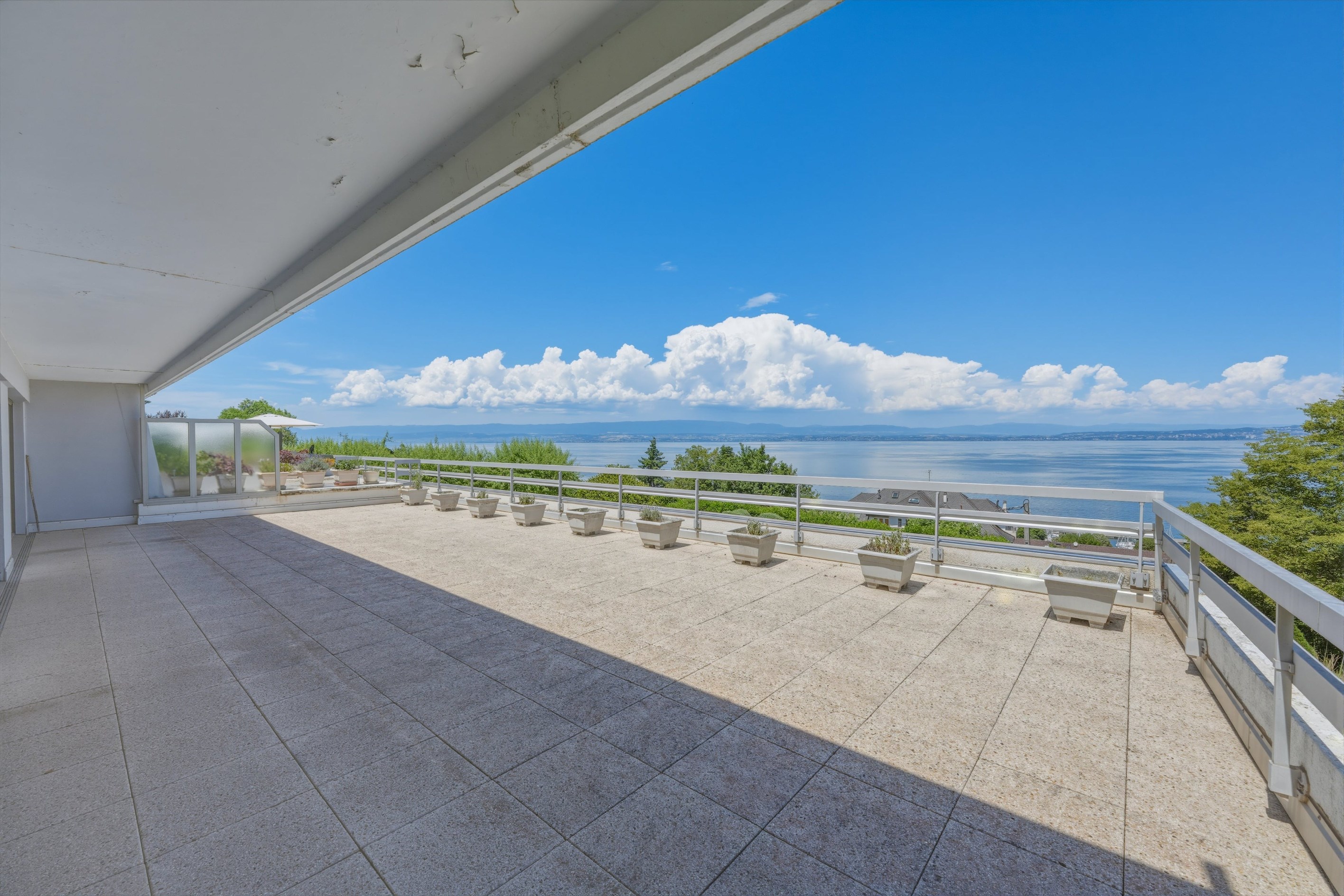  EVIAN FOUR BEDROOM APARTMENT VIEW ON THE LAKE - 物件實景