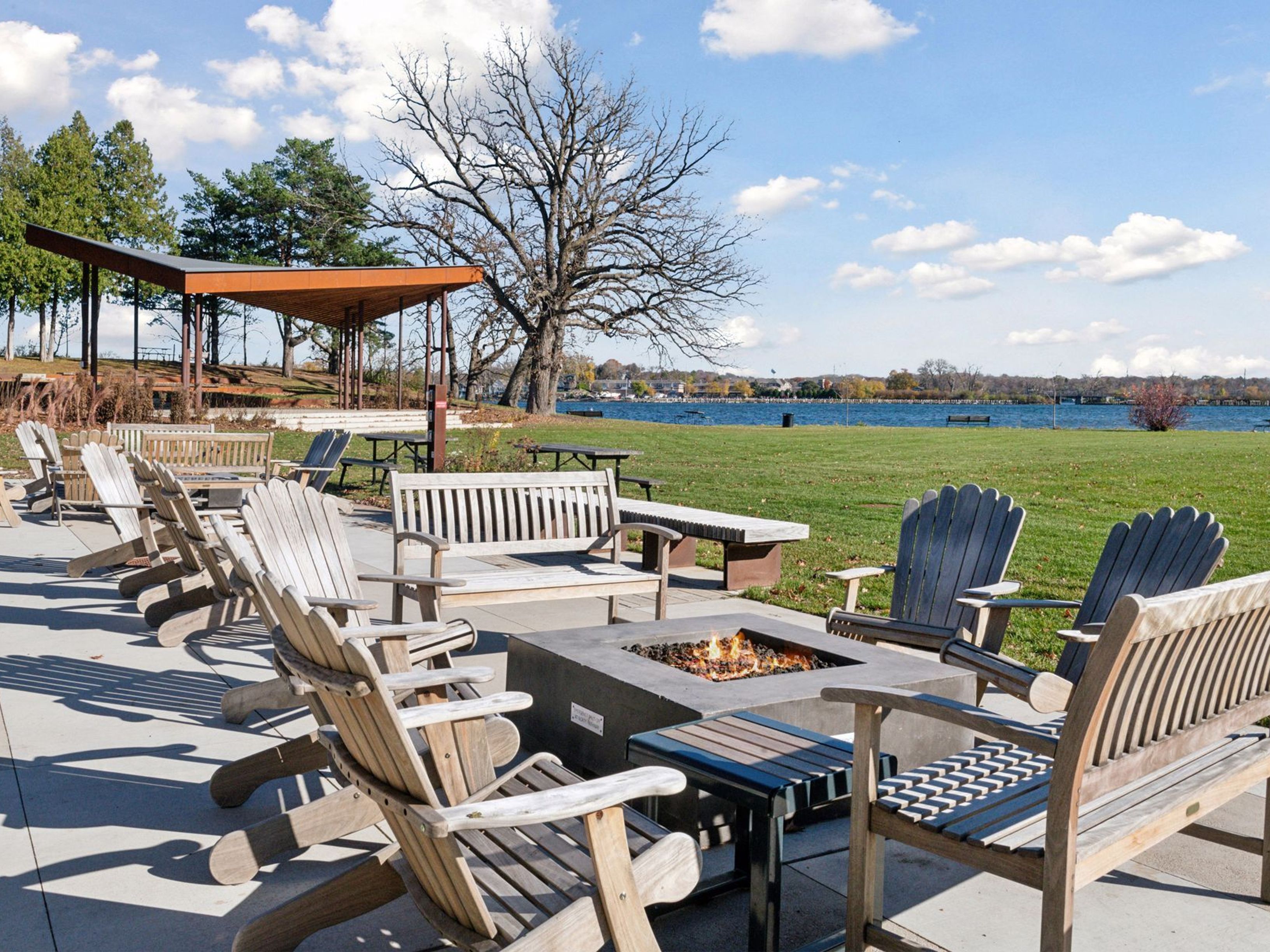  Prime Lake Minnetonka Shoreline Opportunity - 物件實景