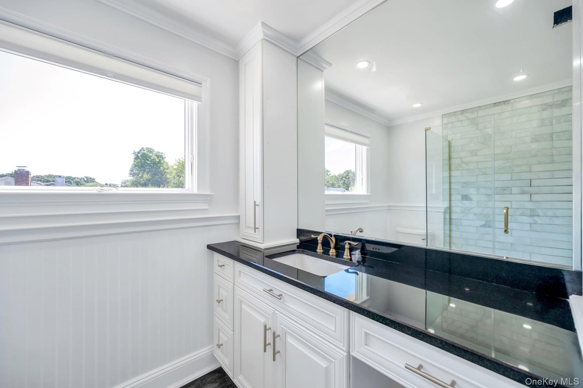 Hauppauge, New York, 11788, United States, 4 Bedrooms Bedrooms, ,3 BathroomsBathrooms,Residential,For Sale,1926093