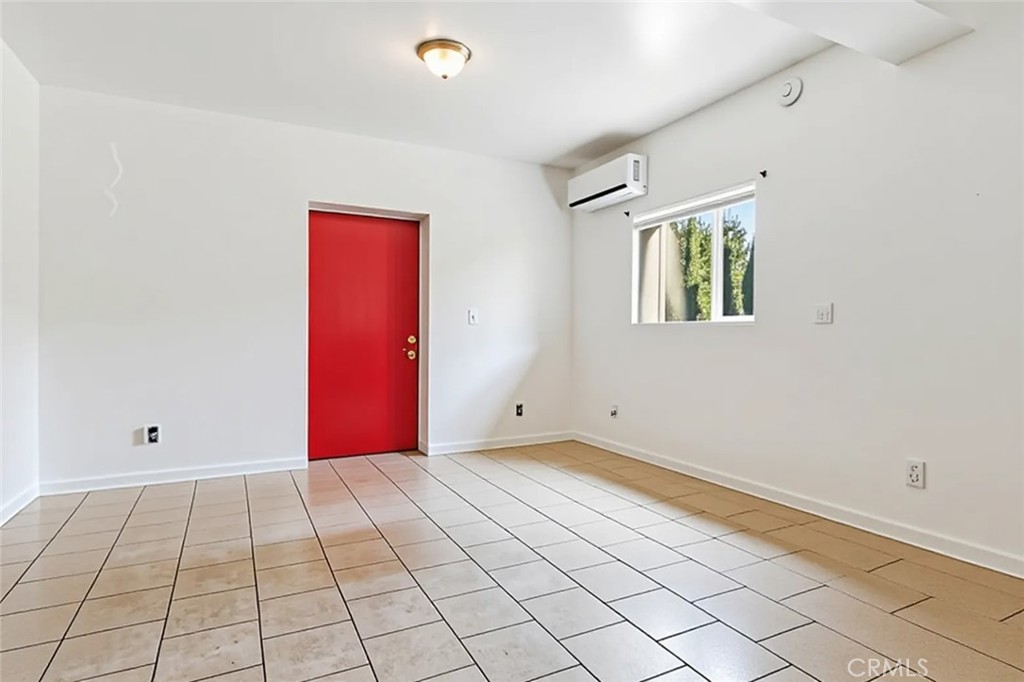 Los Angeles, California, 90063, United States, 5 Bedrooms Bedrooms, ,Residential,For Sale,2014763