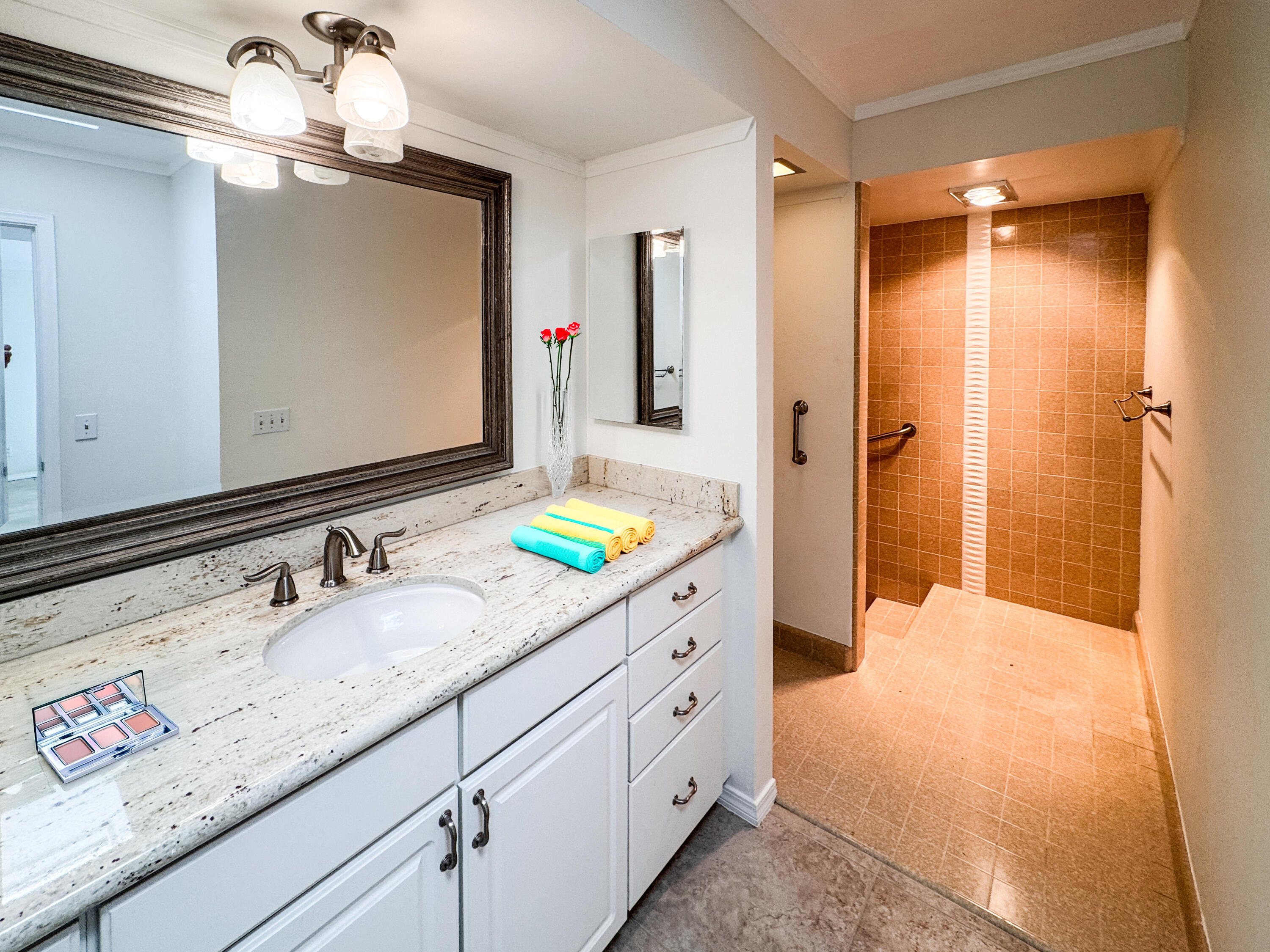 Palm Desert, California, 92260, United States, 2 Bedrooms Bedrooms, ,2 BathroomsBathrooms,Residential,For Sale,1805960