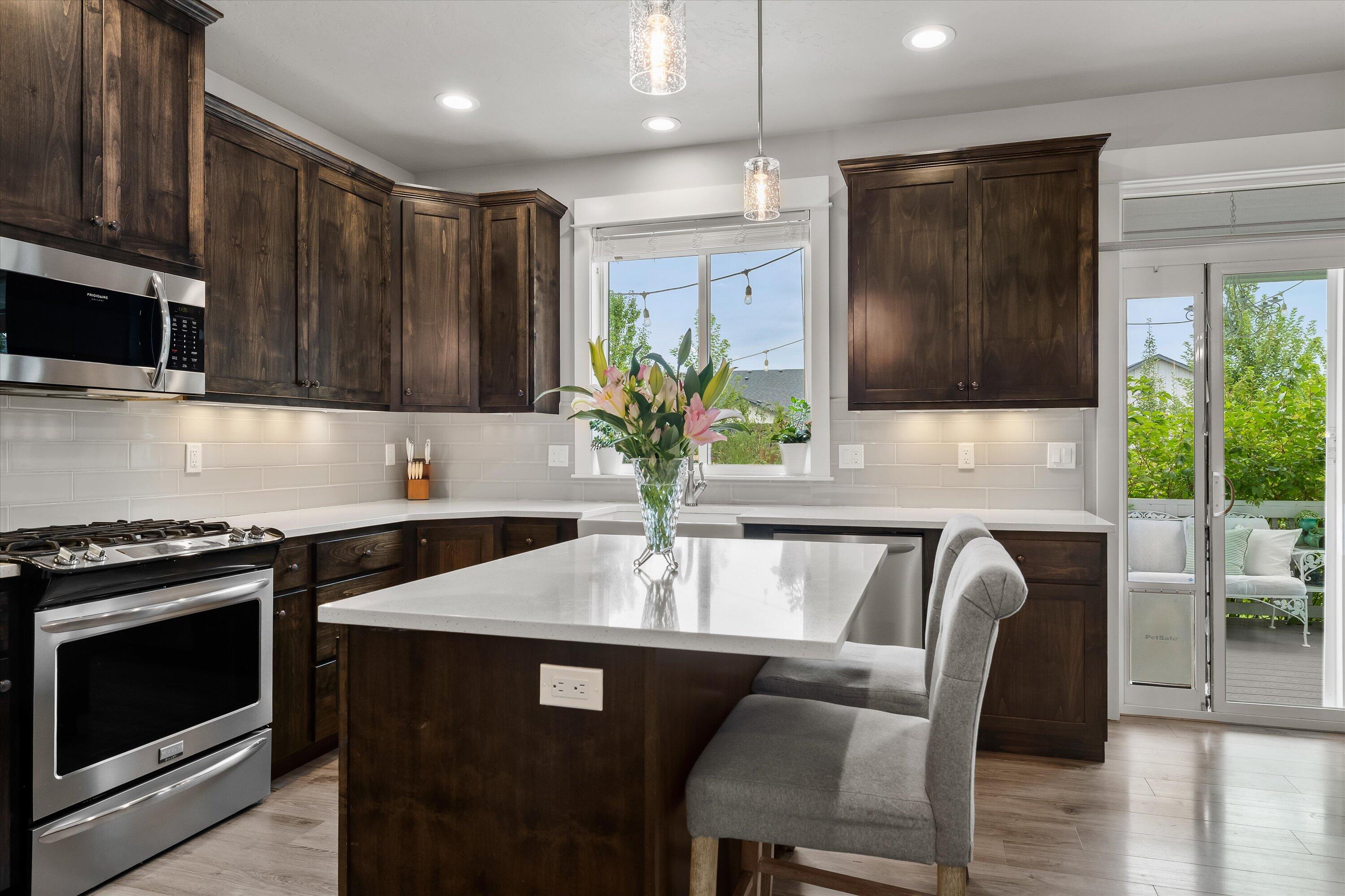 Redmond, Oregon, 97756, United States, 4 Bedrooms Bedrooms, ,3 BathroomsBathrooms,Residential,For Sale,1982797