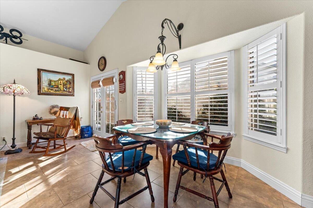Redding, California, 96001, United States, 3 Bedrooms Bedrooms, ,2 BathroomsBathrooms,Residential,For Sale,1949690