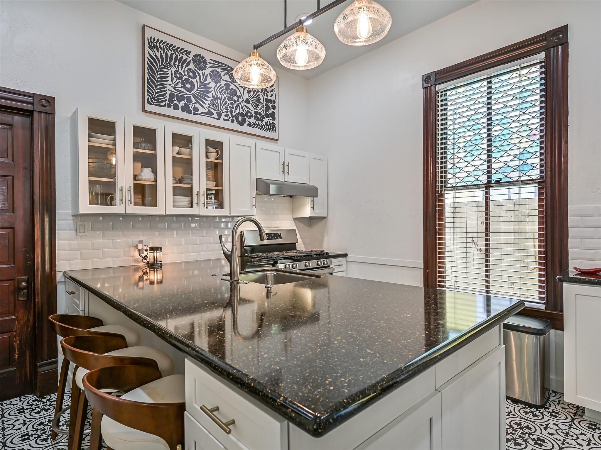 Galveston, Texas, 77550, United States, 4 Bedrooms Bedrooms, ,3 BathroomsBathrooms,Residential,For Sale,1818461