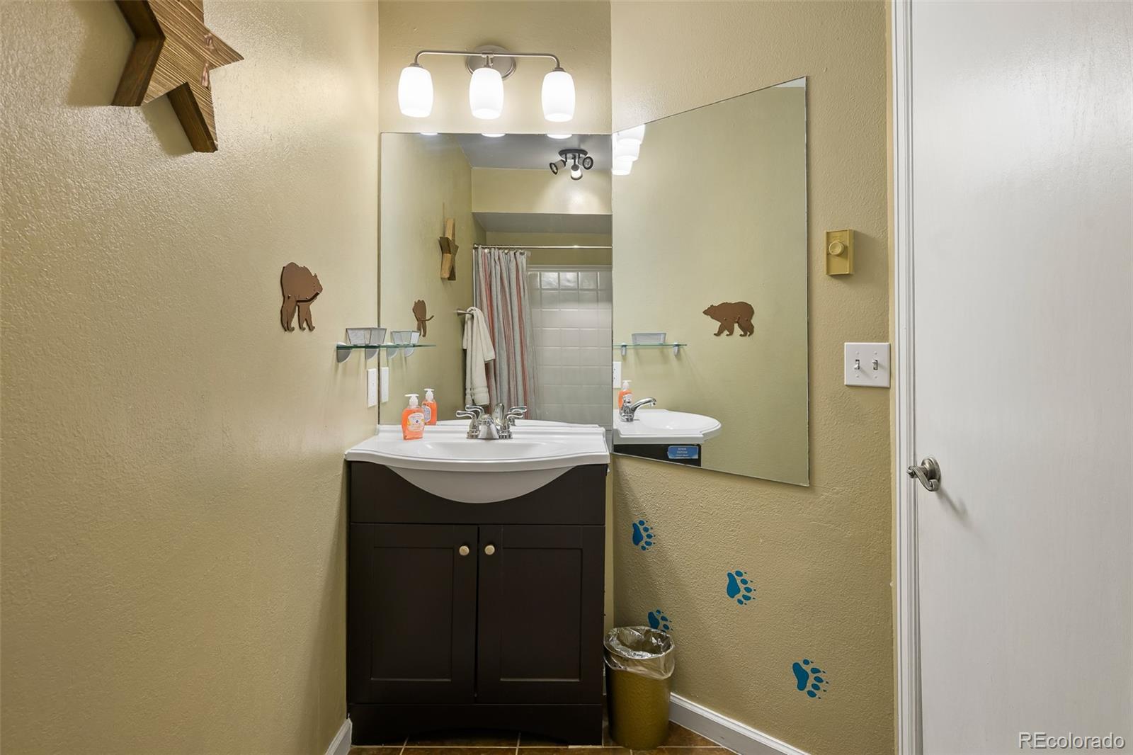 Granby, Colorado, 80446, United States, 3 Bedrooms Bedrooms, ,3 BathroomsBathrooms,Residential,For Sale,1938185