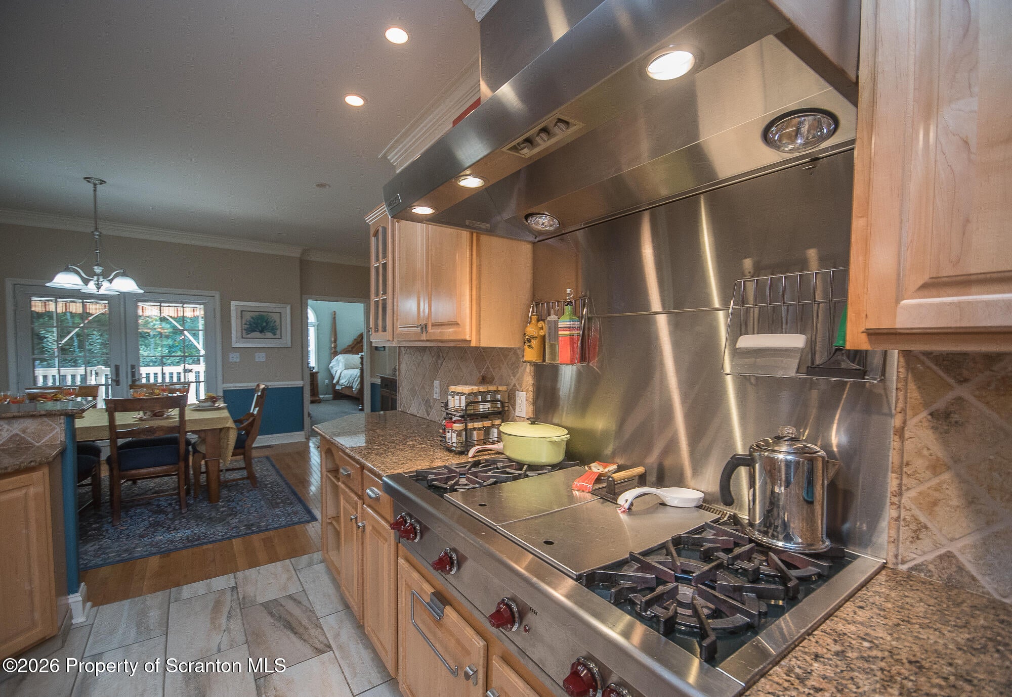 Eddy Creek Ln, Olyphant, PA 18447
