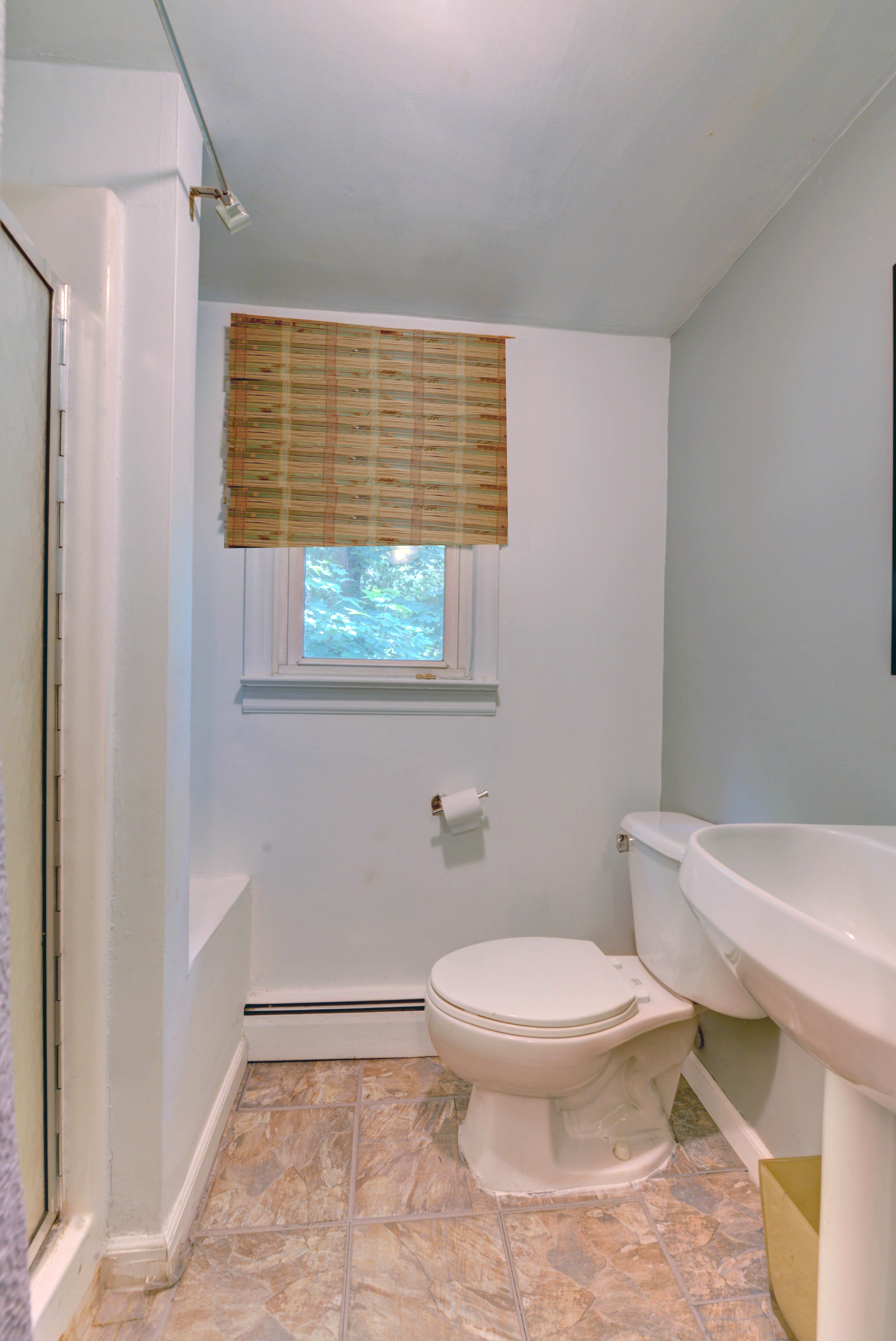 Mahwah, New Jersey, 07430, United States, 4 Bedrooms Bedrooms, ,2 BathroomsBathrooms,Residential,For Sale,1931403