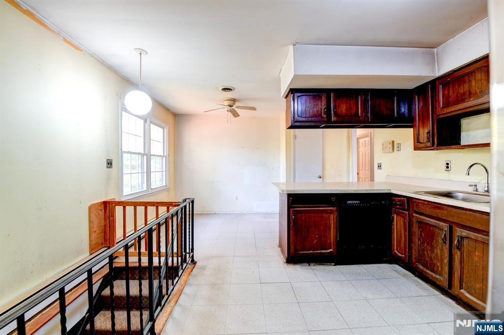 Ramsey, New Jersey, 07446, United States, 3 Bedrooms Bedrooms, ,3 BathroomsBathrooms,Residential,For Sale,1972690