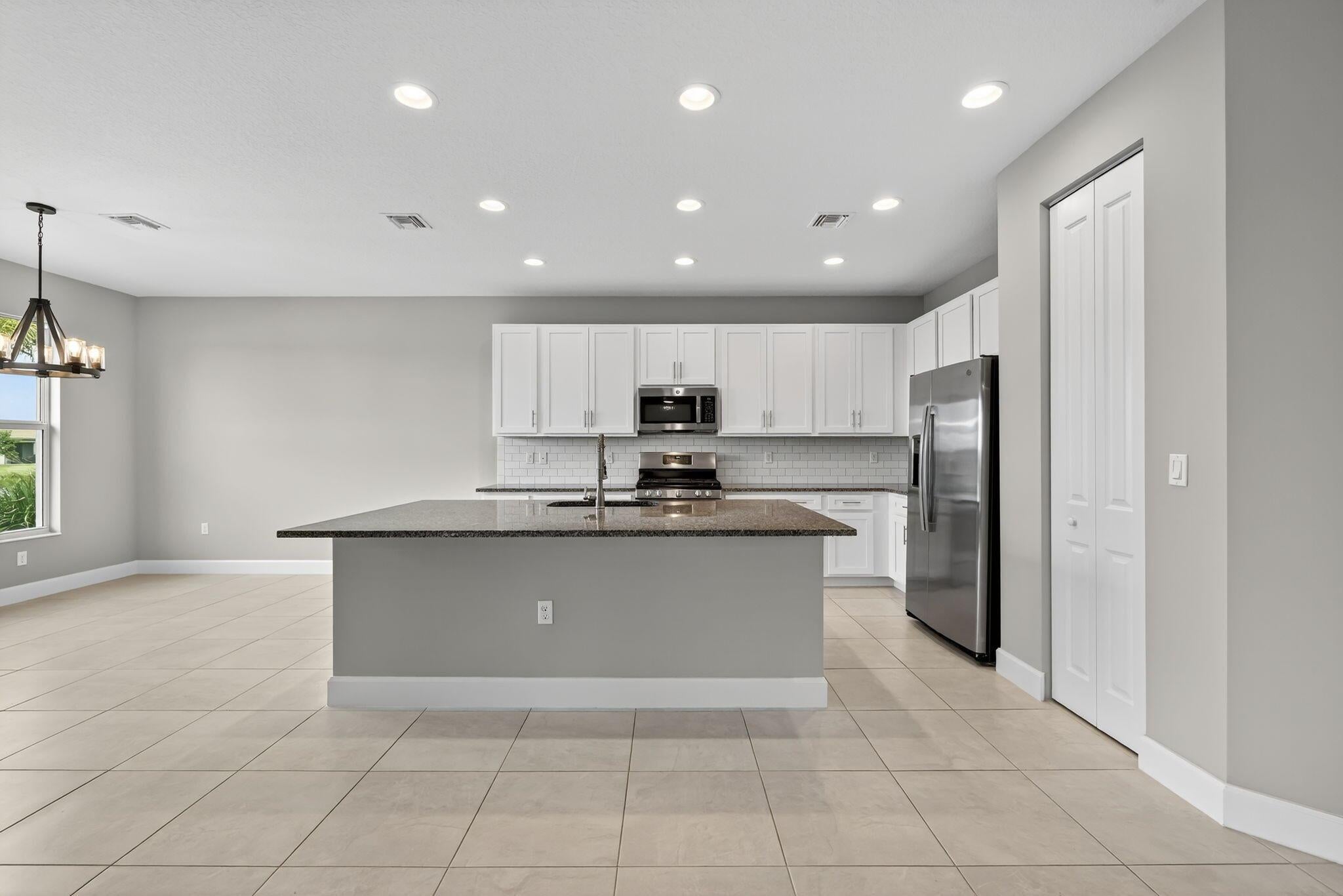 Port St Lucie, Florida, 34987, United States, 3 Bedrooms Bedrooms, ,2 BathroomsBathrooms,Residential,For Sale,1973694