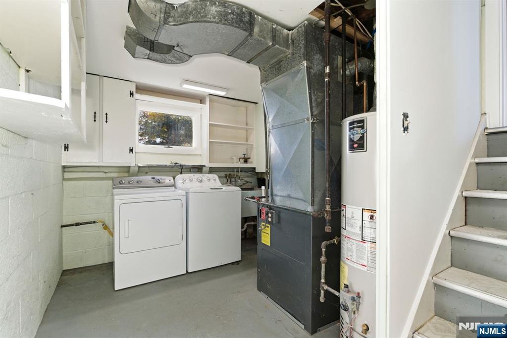 Midland Park, New Jersey, 07432, United States, 3 Bedrooms Bedrooms, ,2 BathroomsBathrooms,Residential,For Sale,1989526