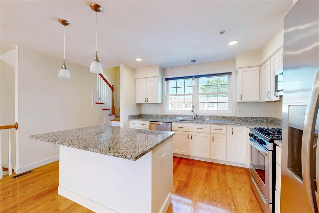 Lynn, Massachusetts, 01905, United States, 2 Bedrooms Bedrooms, ,2 BathroomsBathrooms,Residential,For Sale,1942525
