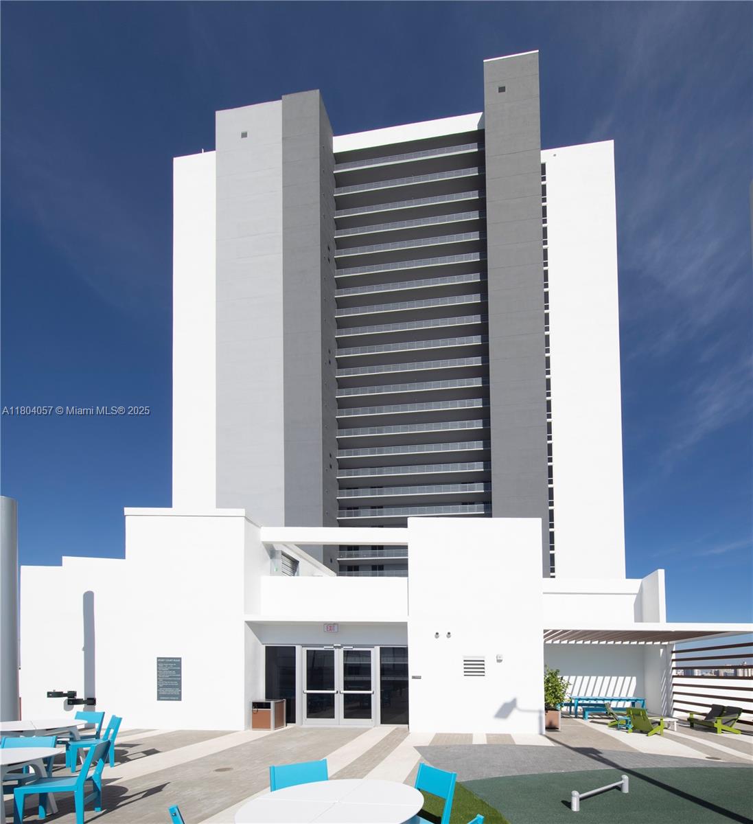 North Miami Beach, Florida, 33160, United States, 2 Bedrooms Bedrooms, ,2 BathroomsBathrooms,Residential,For Sale,1826638