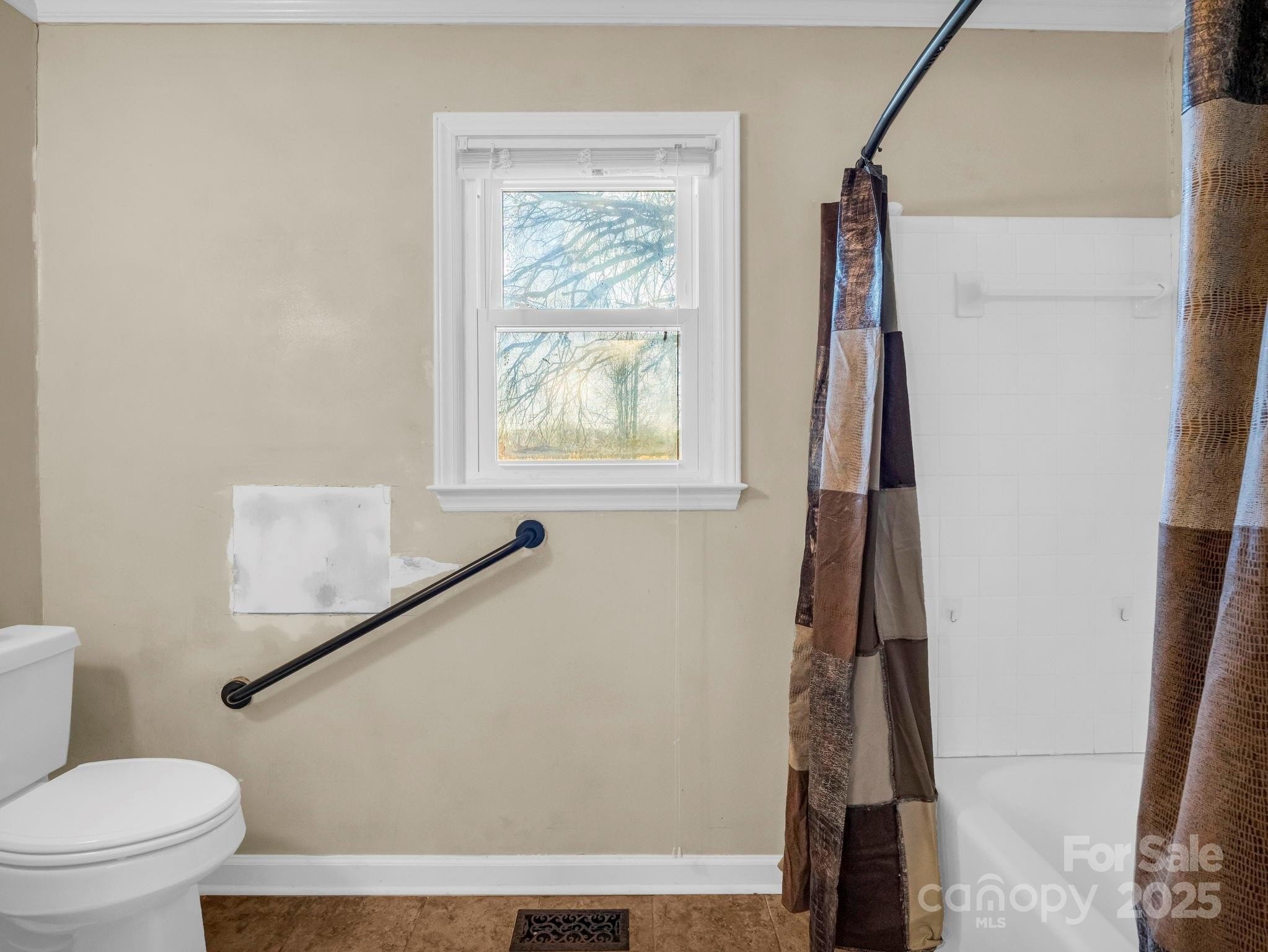 Lincolnton, North Carolina, 28092, United States, 3 Bedrooms Bedrooms, ,3 BathroomsBathrooms,Residential,For Sale,2005565