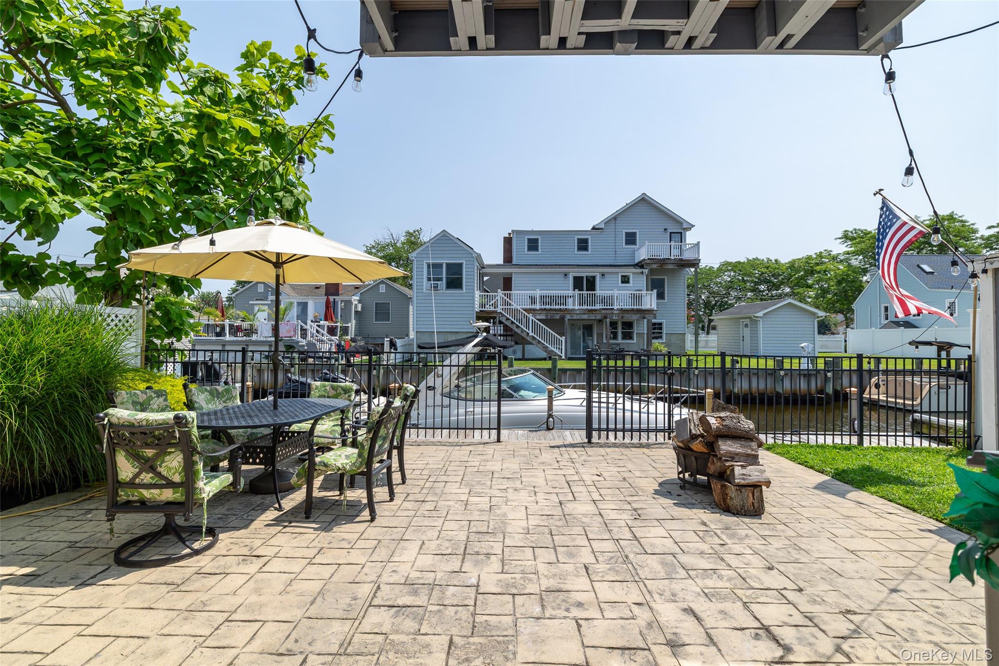Babylon, New York, 11702, United States, 3 Bedrooms Bedrooms, ,2 BathroomsBathrooms,Residential,For Sale,1930395