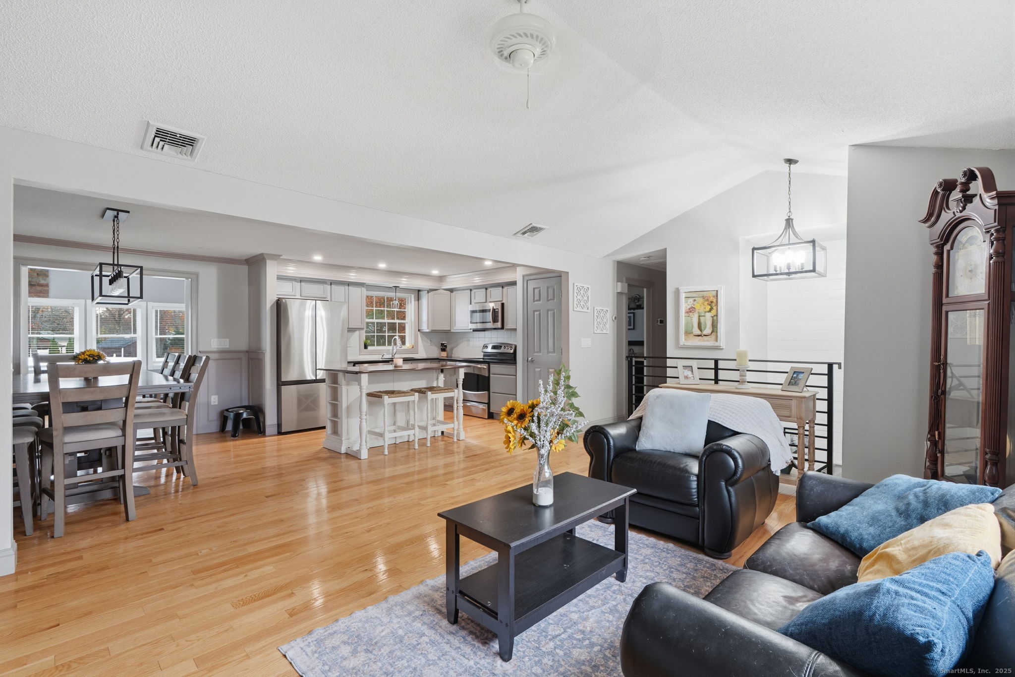 Southington, Connecticut, 06489, United States, 4 Bedrooms Bedrooms, ,3 BathroomsBathrooms,Residential,For Sale,2001900