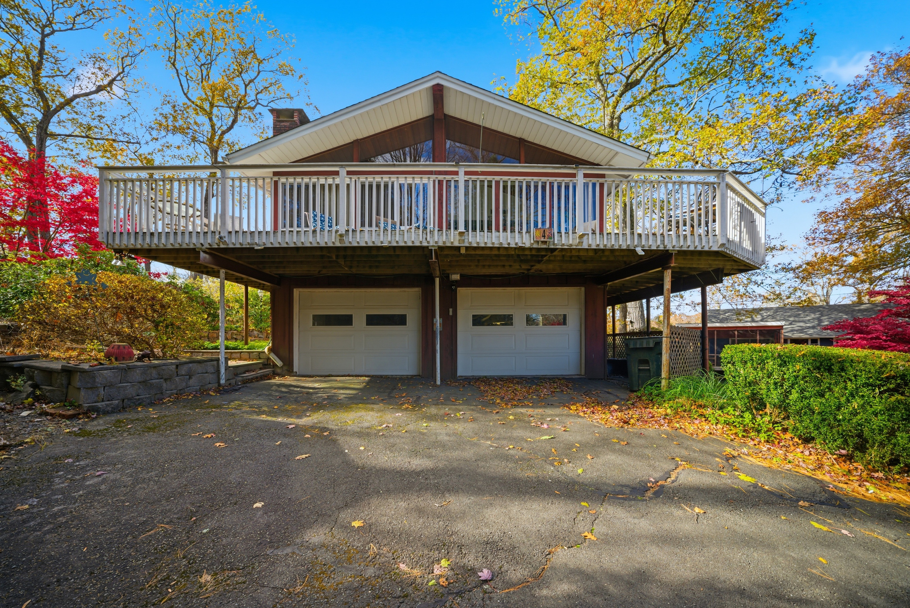 Danbury, Connecticut, 06810, United States, 4 Bedrooms Bedrooms, ,2 BathroomsBathrooms,Residential,For Sale,1988072