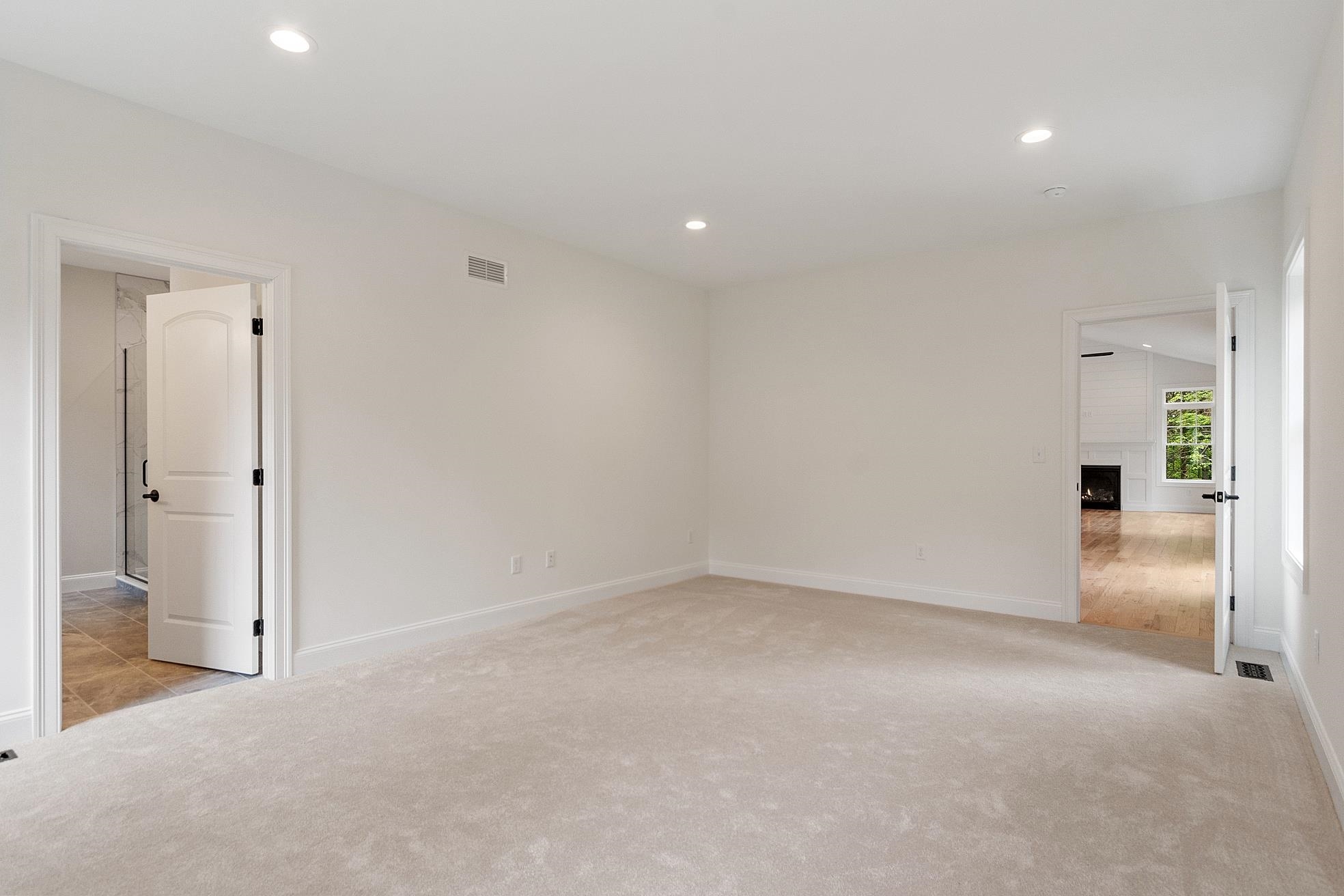 Peterborough, New Hampshire, 03458, United States, 3 Bedrooms Bedrooms, ,1 BathroomBathrooms,Residential,For Sale,1828111