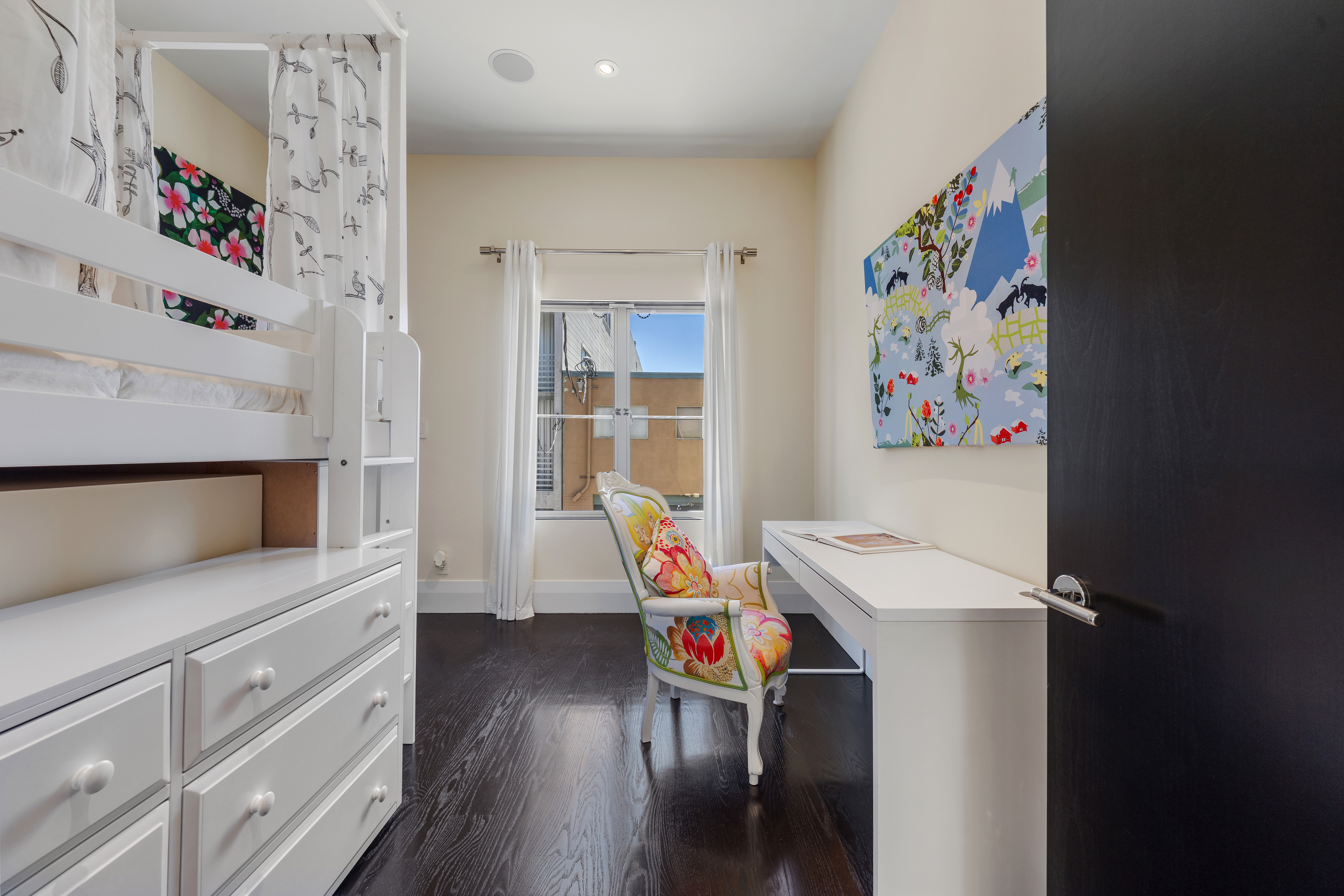  Spectacular Renovated SOMA Home with Rare Museum-Like 7-Car Garage - 物件實景