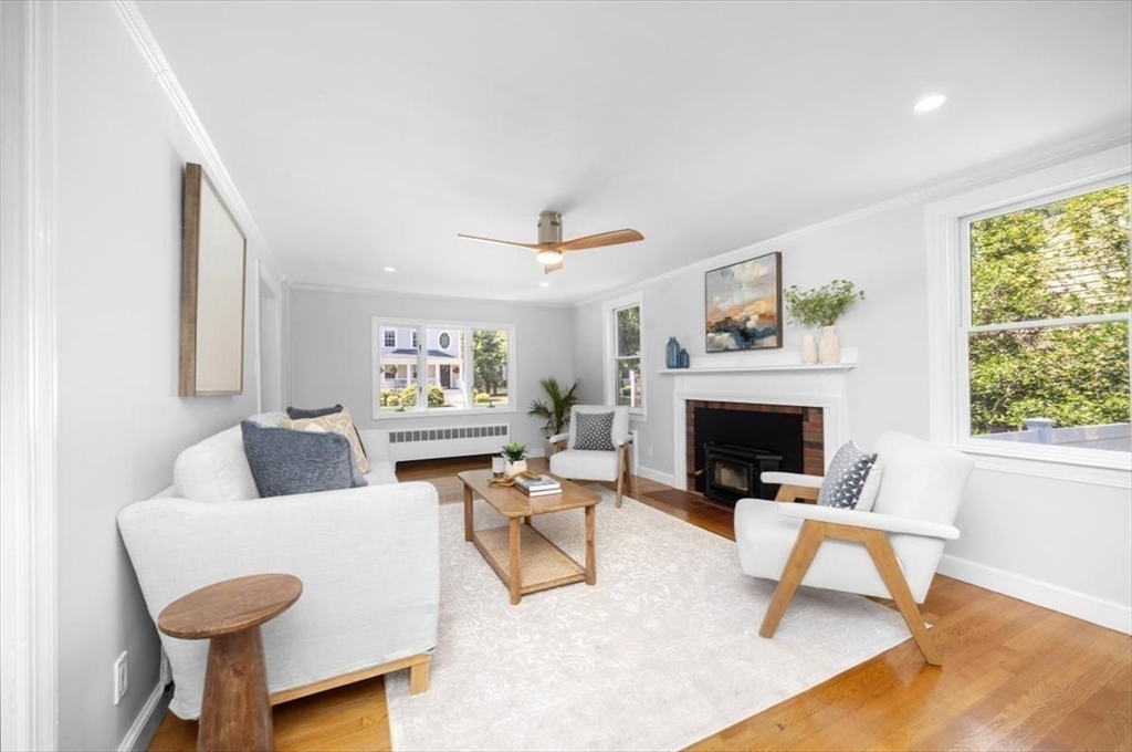 Milton, Massachusetts, 02186, United States, 4 Bedrooms Bedrooms, ,2 BathroomsBathrooms,Residential,For Sale,1917641