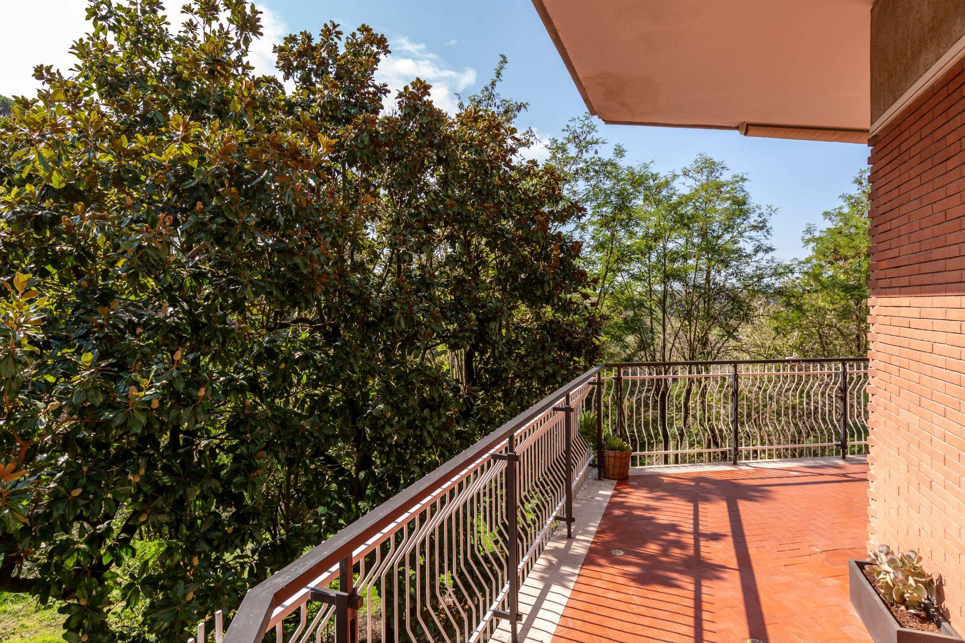 Roma, Roma, 00100, IT, 4 Bedrooms Bedrooms, ,4 BathroomsBathrooms,Residential,For Sale,1992075