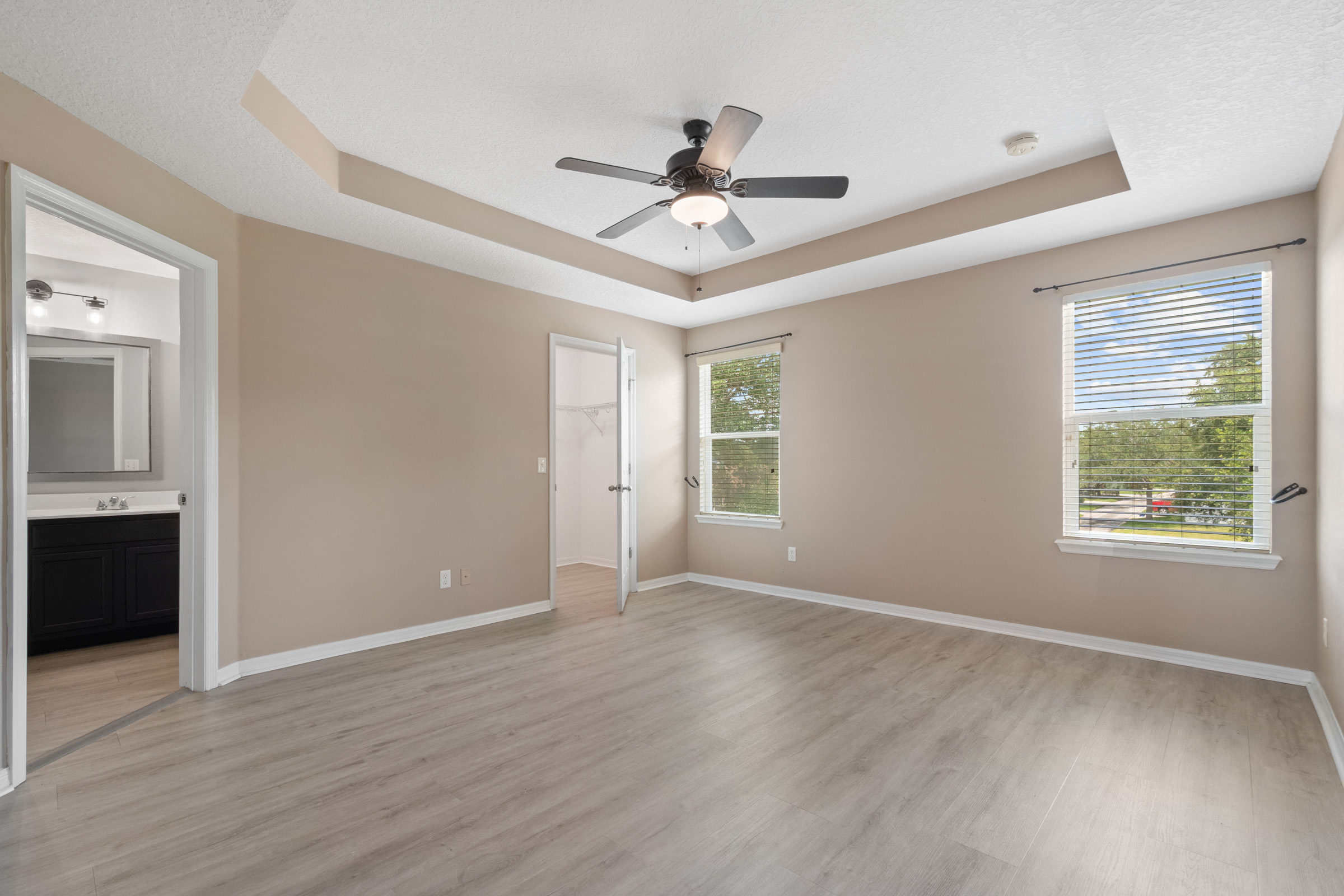 Winter Garden, Florida, 34787, United States, 5 Bedrooms Bedrooms, ,3 BathroomsBathrooms,Residential,For Sale,1935885