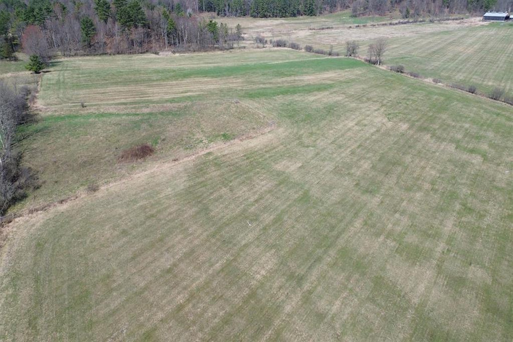  557 Pleasant Valley Road - 物件實景