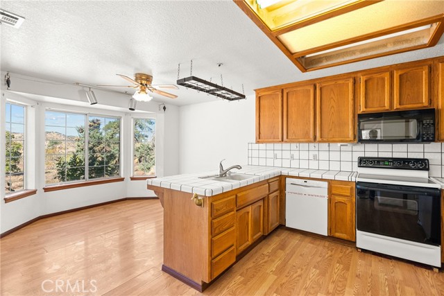 Lake Hughes, California, 93532, United States, 3 Bedrooms Bedrooms, ,2 BathroomsBathrooms,Residential,For Sale,2005149