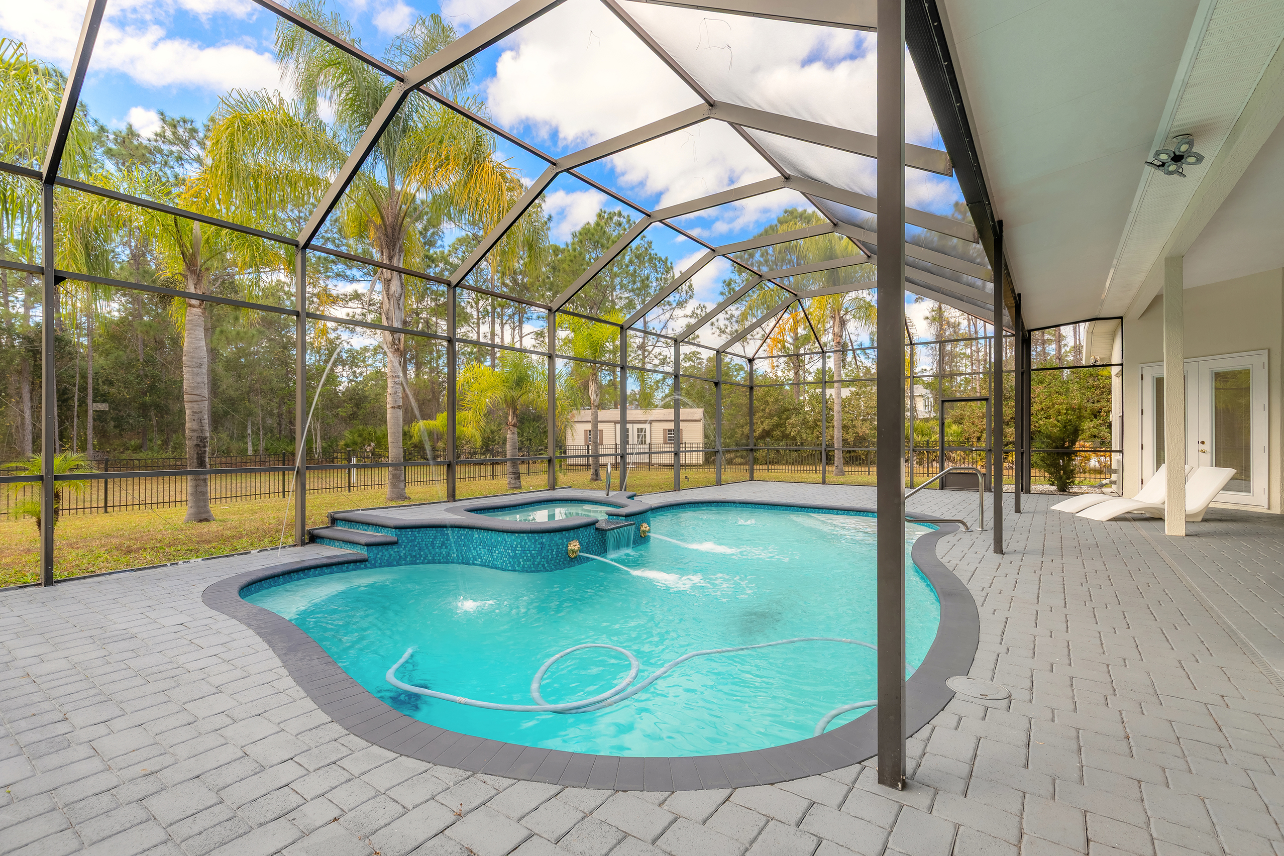 Daytona Beach, Florida, 32124, United States, 5 Bedrooms Bedrooms, ,4 BathroomsBathrooms,Residential,For Sale,2006264