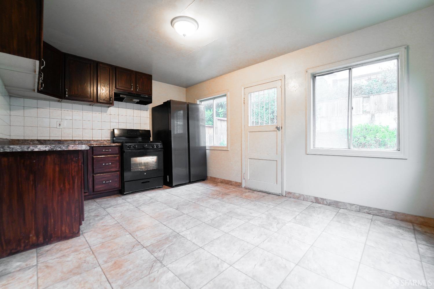 San Francisco, California, 94112, United States, 3 Bedrooms Bedrooms, ,1 BathroomBathrooms,Residential,For Sale,1988228