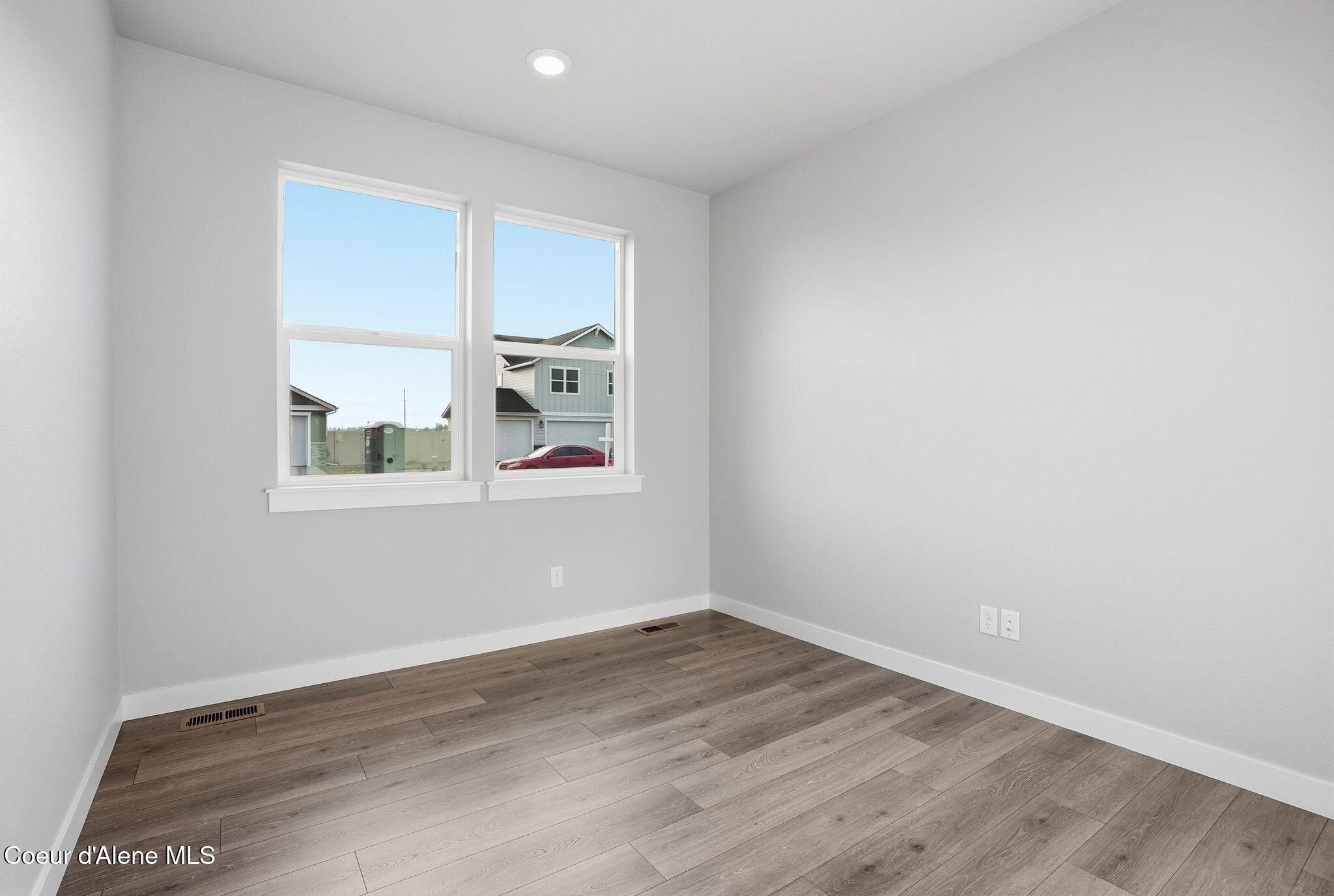 Coeur d'Alene, Idaho, 83815, United States, 4 Bedrooms Bedrooms, ,3 BathroomsBathrooms,Residential,For Sale,2015993