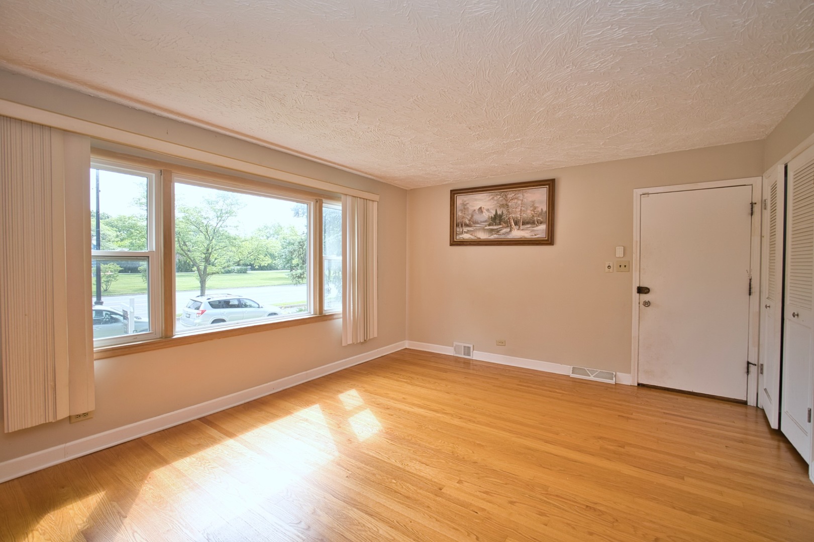 Lincolnwood, Illinois, 60712, United States, 8 Bedrooms Bedrooms, ,Residential,For Sale,1984264