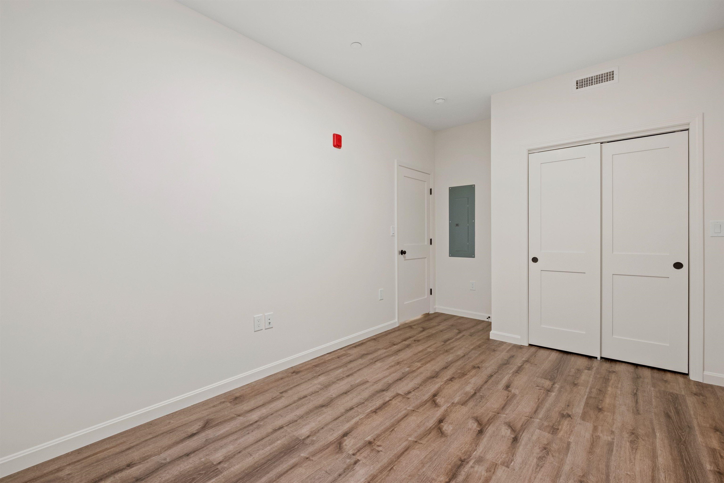 Lincoln, New Hampshire, 03251, United States, 5 Bedrooms Bedrooms, ,4 BathroomsBathrooms,Residential,For Sale,1921797