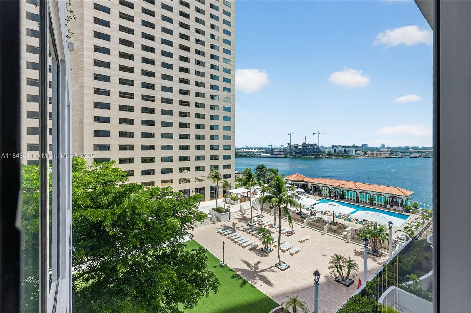 Miami, Florida, 33131, United States, 2 Bedrooms Bedrooms, ,2 BathroomsBathrooms,Residential,For Sale,1906062