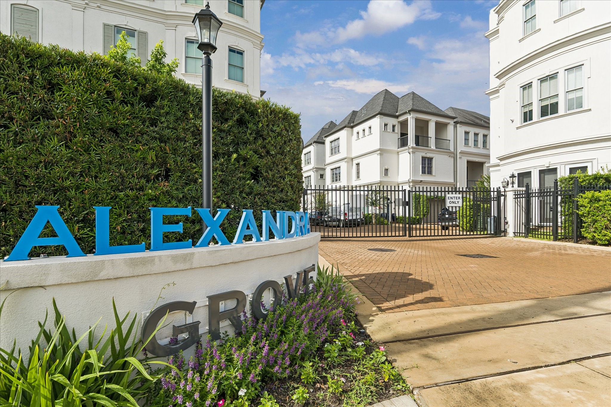  6108 Nicholas Grove Place - 物件實景