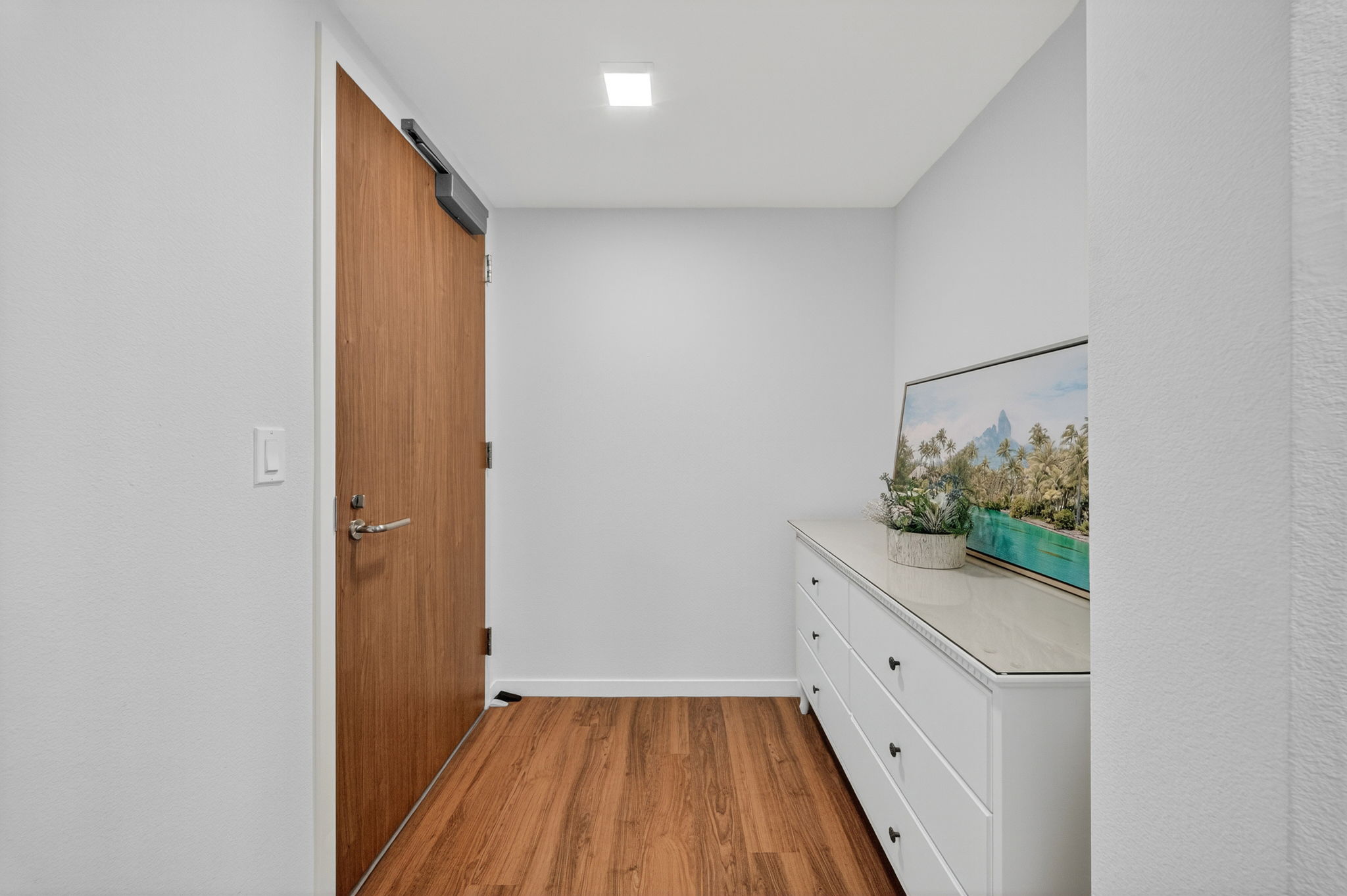 Honolulu, Hawaii, 96814, United States, 2 Bedrooms Bedrooms, ,2 BathroomsBathrooms,Residential,For Sale,1990475