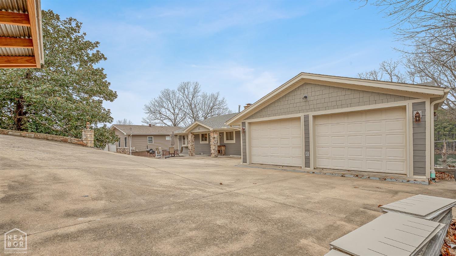 Cherokee Village, Arkansas, 72529, United States, 6 Bedrooms Bedrooms, ,3 BathroomsBathrooms,Residential,For Sale,1983477