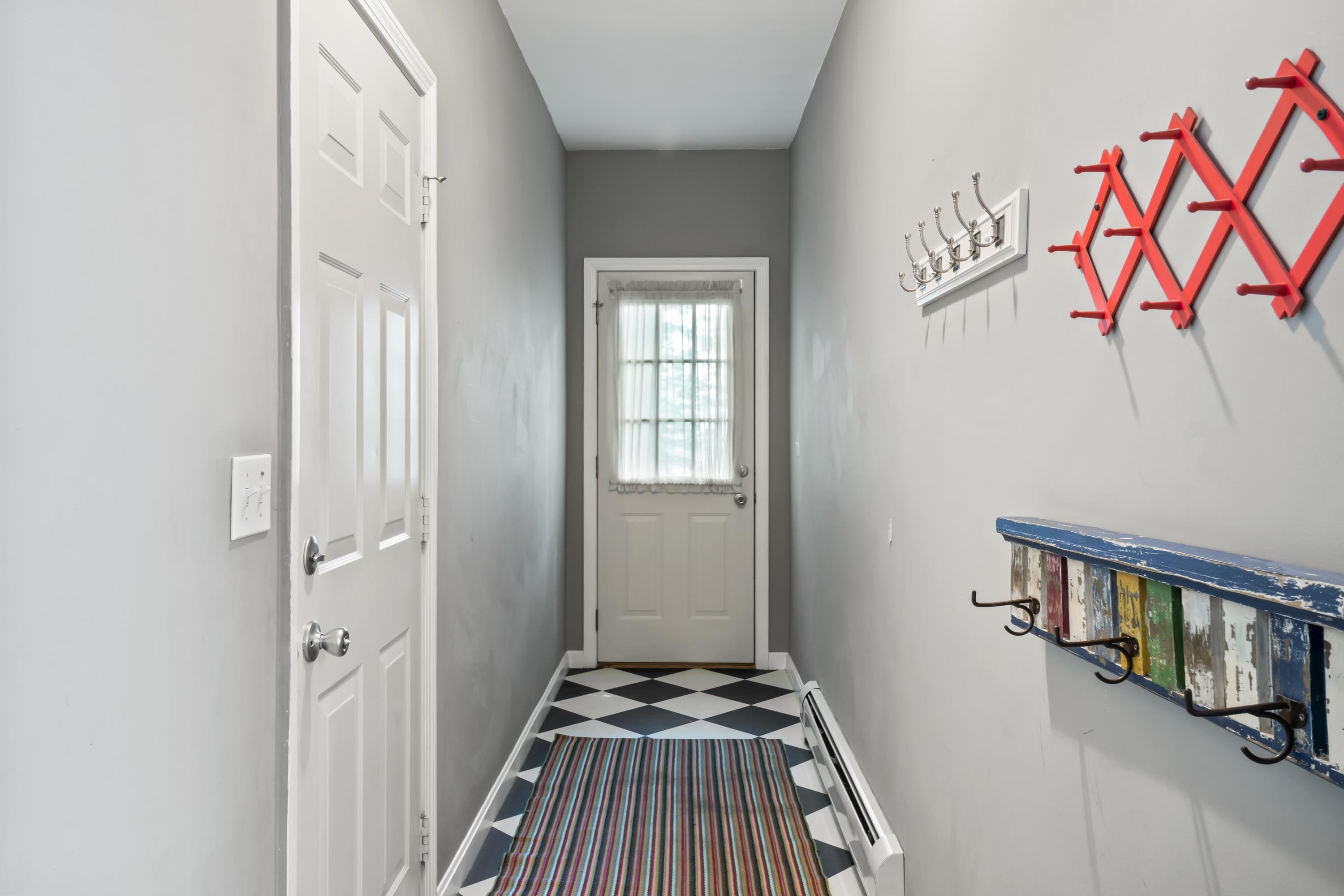 York, Maine, 03909, United States, 3 Bedrooms Bedrooms, ,4 BathroomsBathrooms,Residential,For Sale,1938259