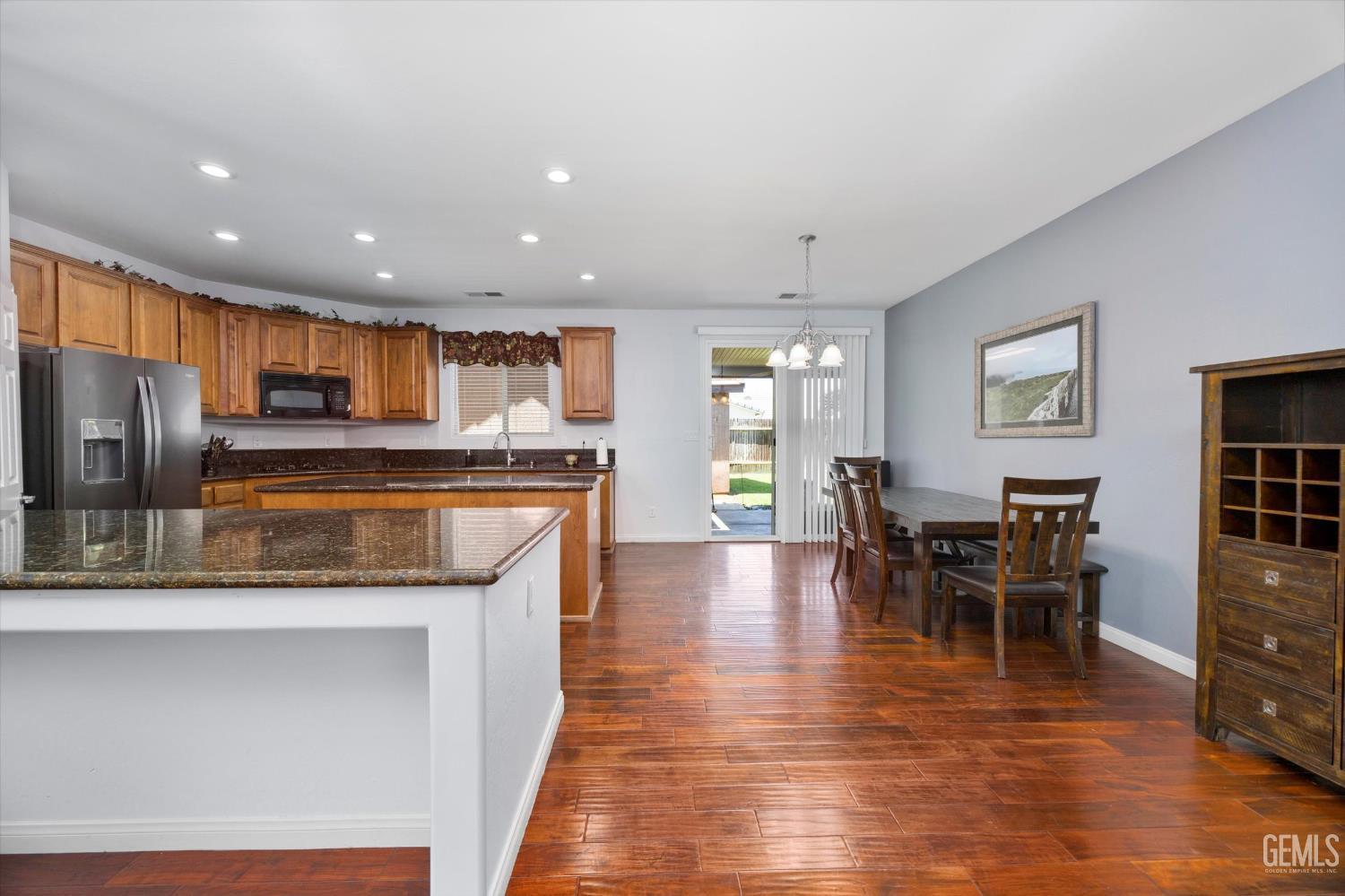 Bakersfield, California, 93313, United States, 4 Bedrooms Bedrooms, ,3 BathroomsBathrooms,Residential,For Sale,1908469