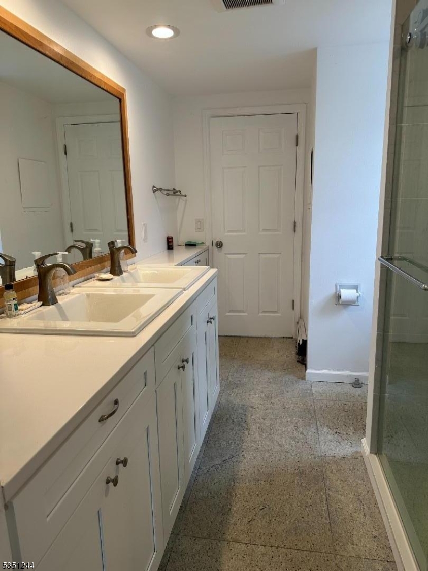Bernards Twp., New Jersey, 07931, United States, 3 Bedrooms Bedrooms, ,2 BathroomsBathrooms,Residential,For Sale,1779682