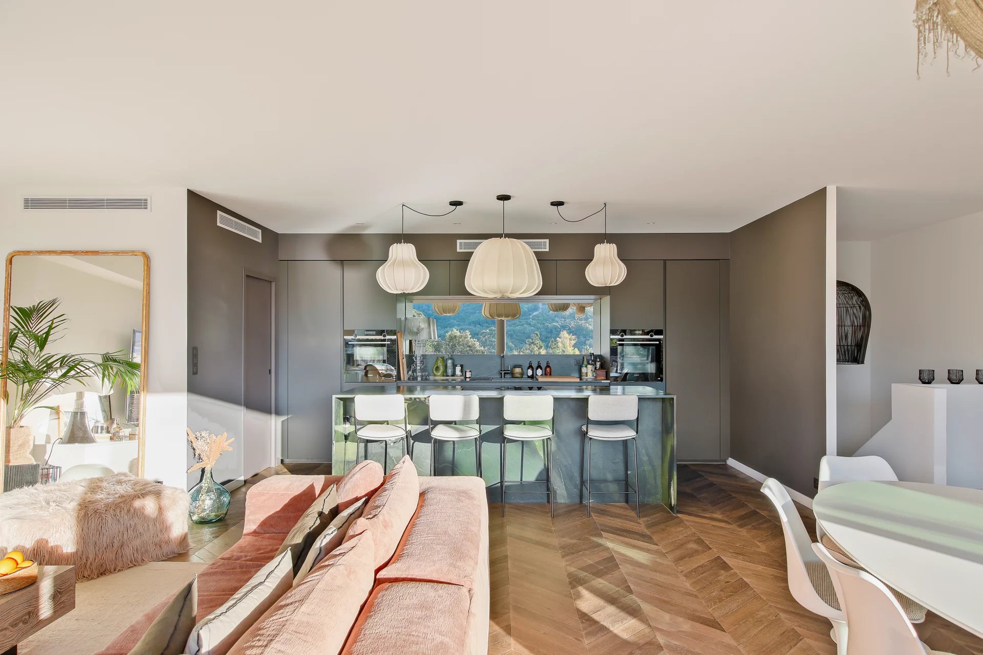 Le Lavandou, Provence-Alpes-Côte d’Azur, 83980, FR, 4 Bedrooms Bedrooms, ,Residential,For Sale,1998192