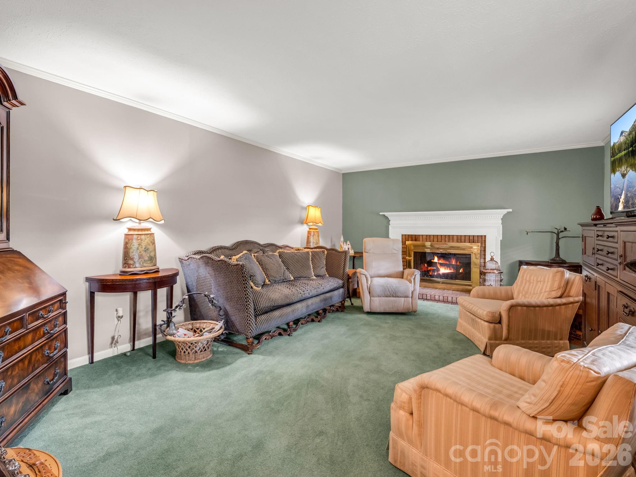 Hendersonville, North Carolina, 28791, United States, 4 Bedrooms Bedrooms, ,3 BathroomsBathrooms,Residential,For Sale,2049172