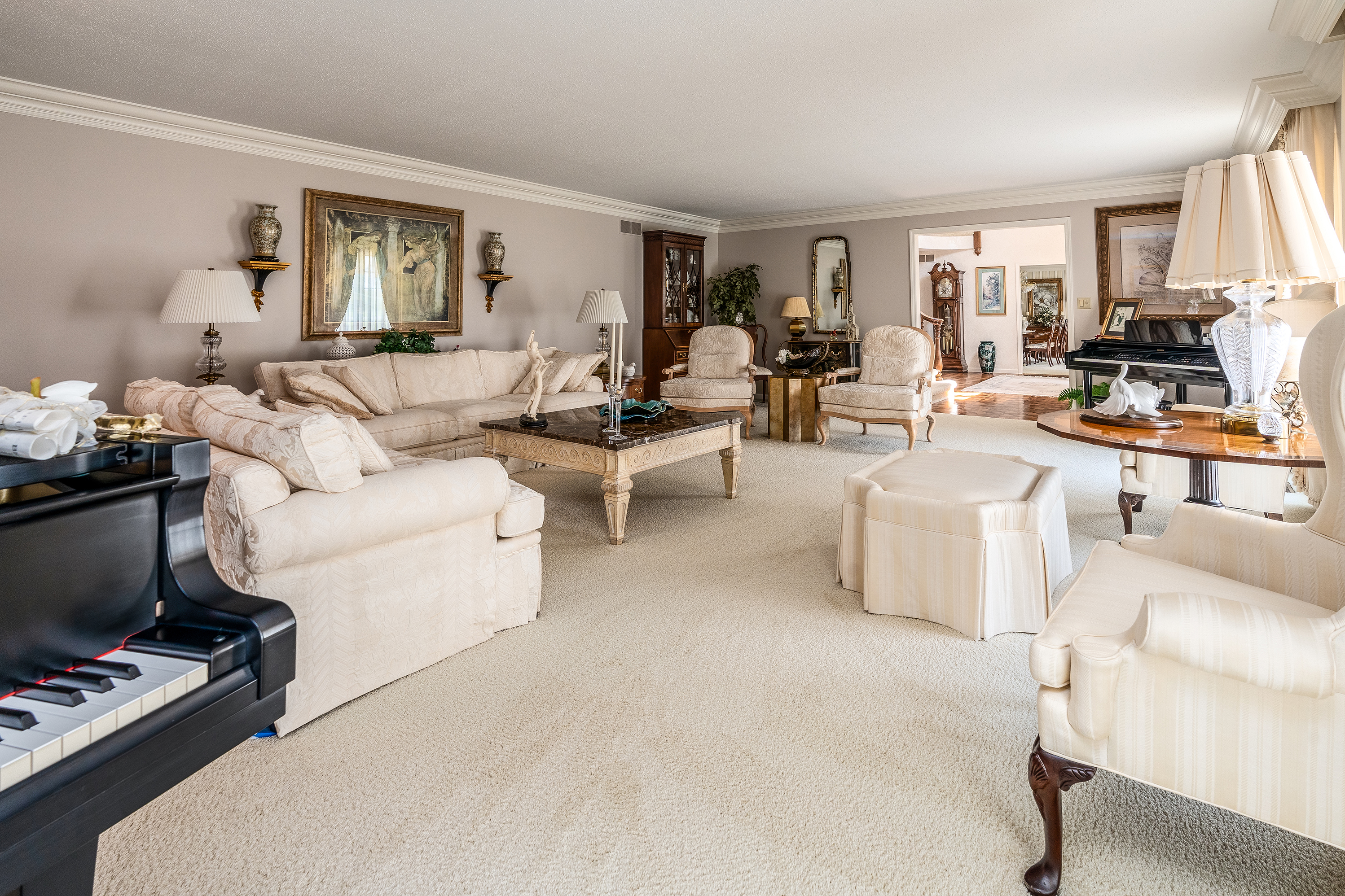 Marion, Illinois, 62959, United States, 7 Bedrooms Bedrooms, ,7 BathroomsBathrooms,Residential,For Sale,1979062