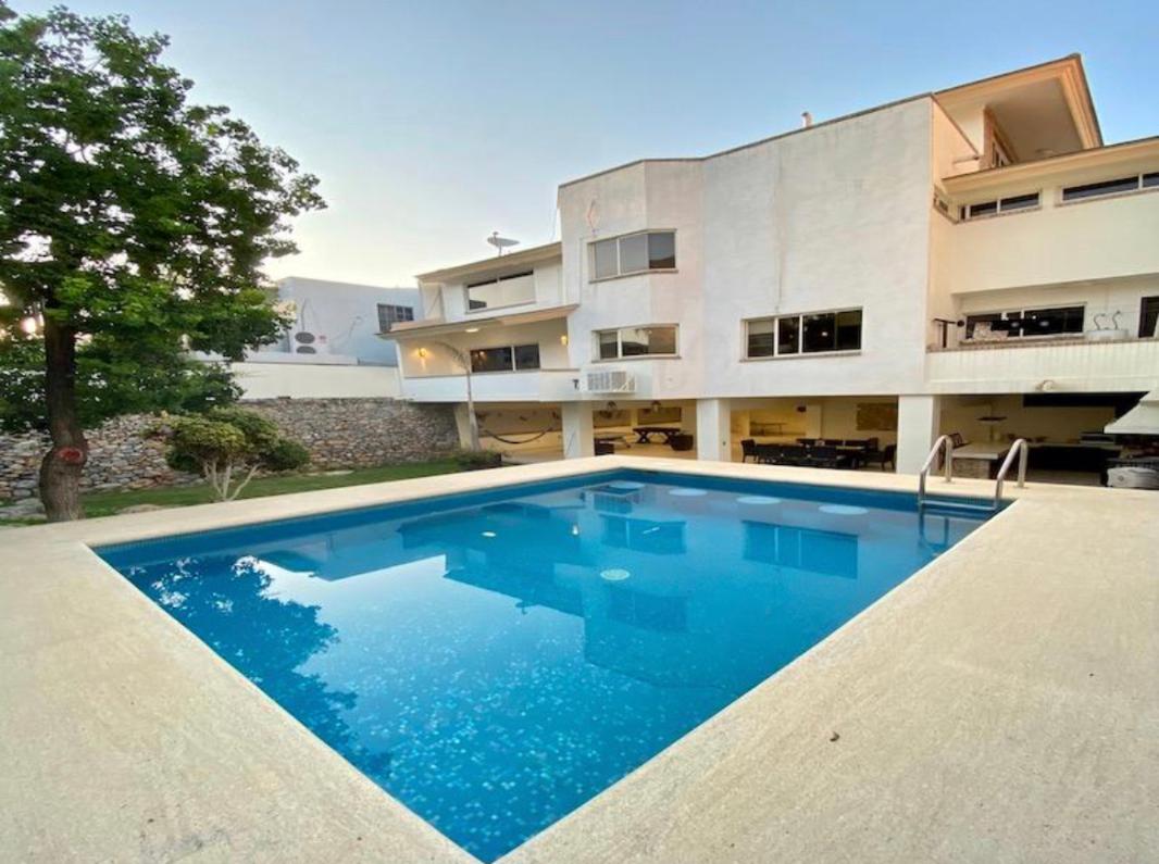El Greco, Guadalupe, Nuevo León, 67173, Mexico, 4 Bedrooms Bedrooms, ,4 BathroomsBathrooms,Residential,For Sale,El Greco,1442844